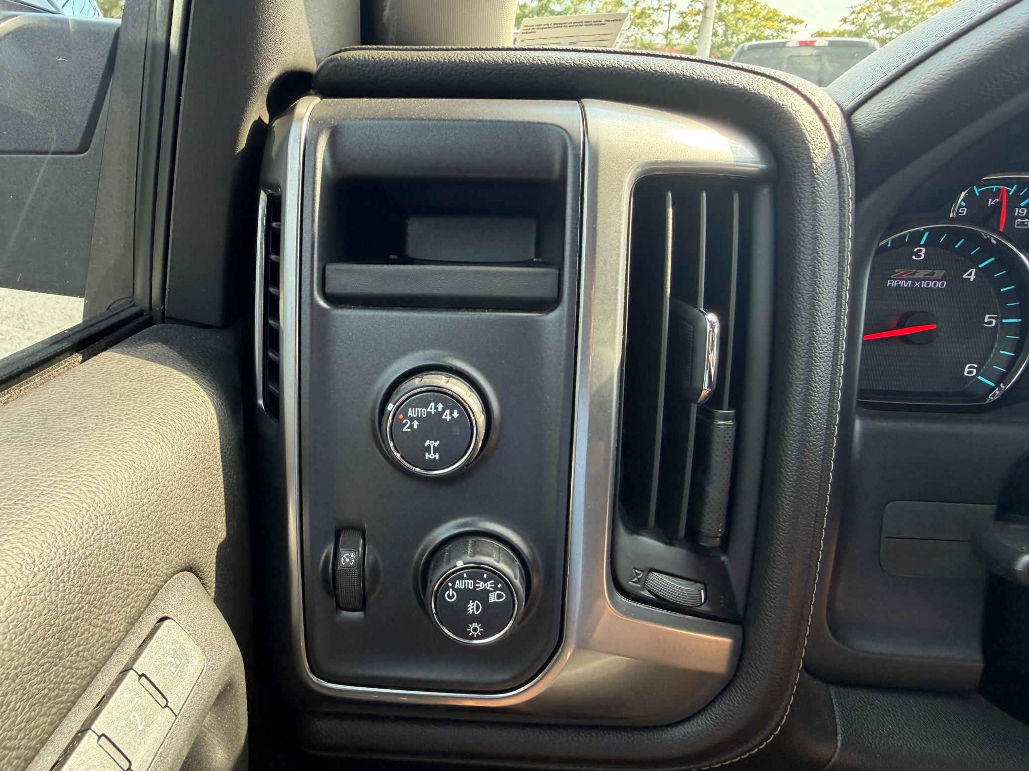 Chevrolet Silverado 1500 4WD Crew Cab 143.5" LTZ w/2LZ 2017