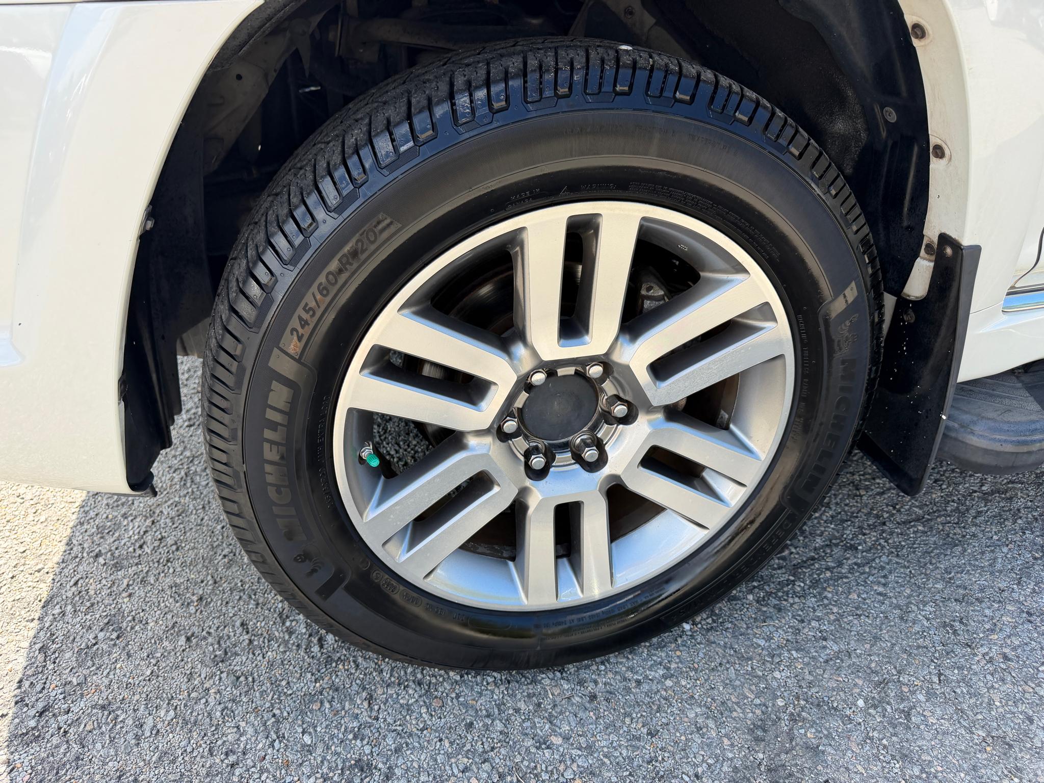 Toyota 4Runner 4WD 4dr V6 Limited (Natl) 2012