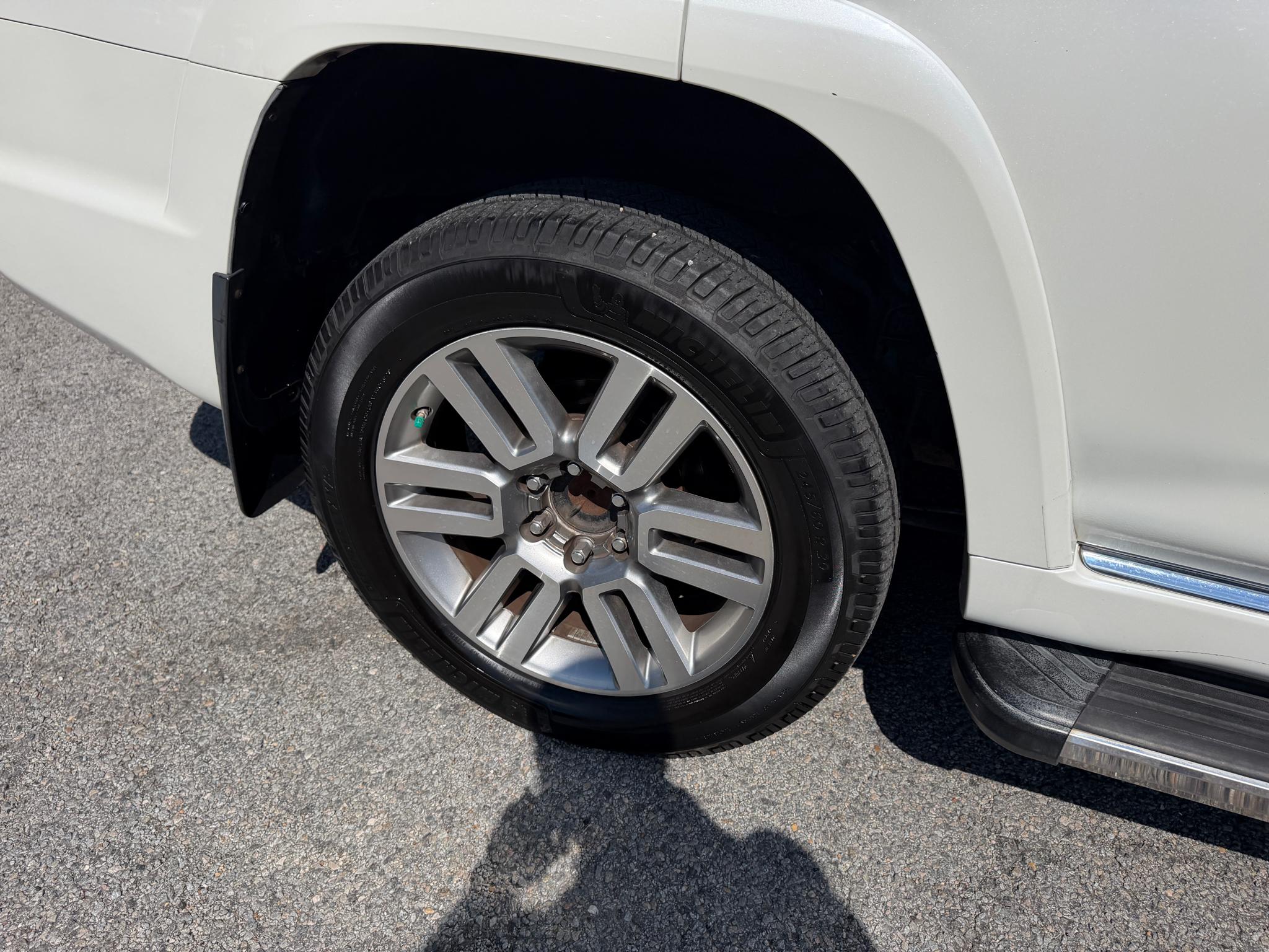 Toyota 4Runner 4WD 4dr V6 Limited (Natl) 2012