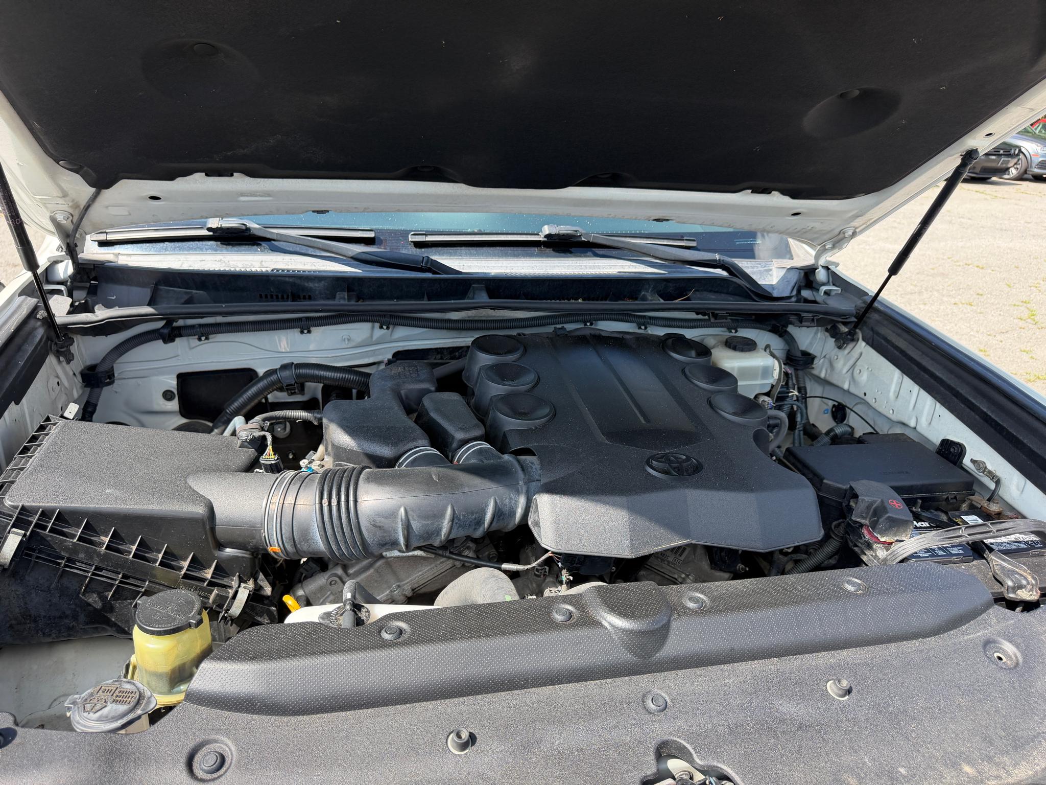 Toyota 4Runner 4WD 4dr V6 Limited (Natl) 2012
