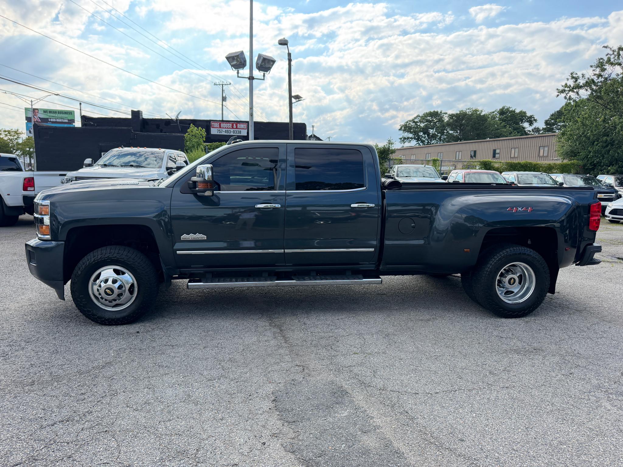 Chevrolet Silverado 3500HD 4WD Crew Cab 167.7" High Country 2018