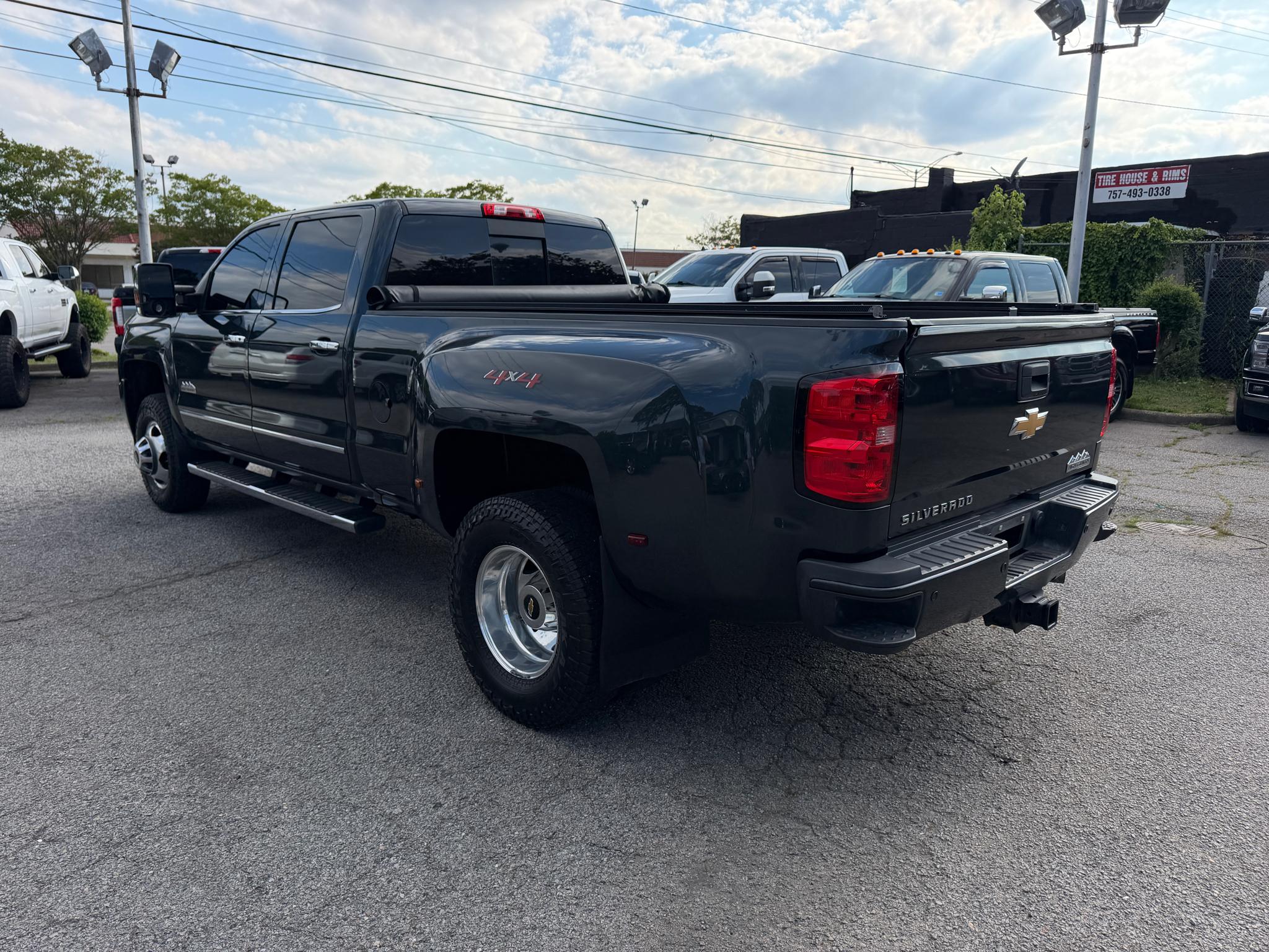 Chevrolet Silverado 3500HD 4WD Crew Cab 167.7" High Country 2018