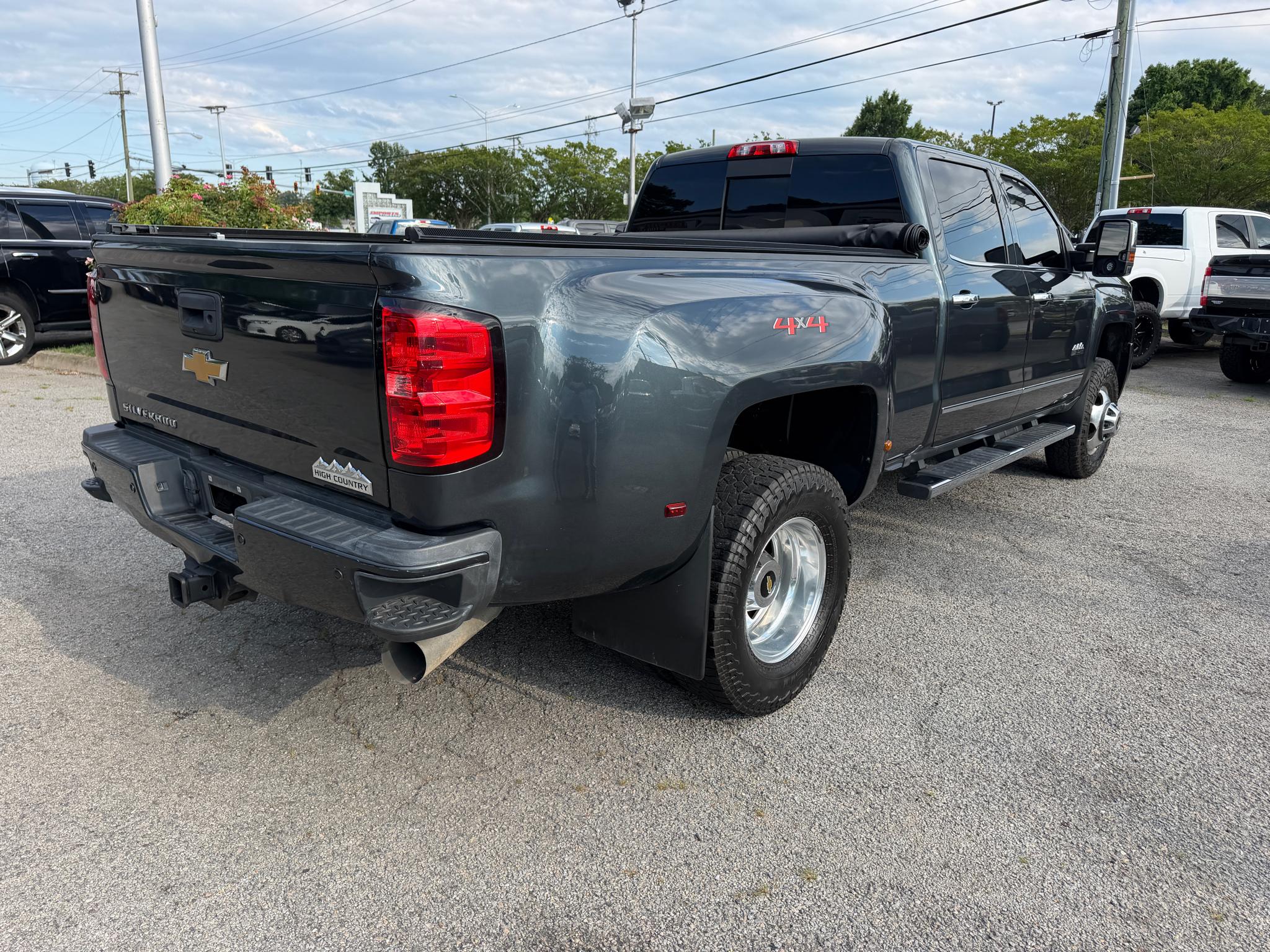 Chevrolet Silverado 3500HD 4WD Crew Cab 167.7" High Country 2018