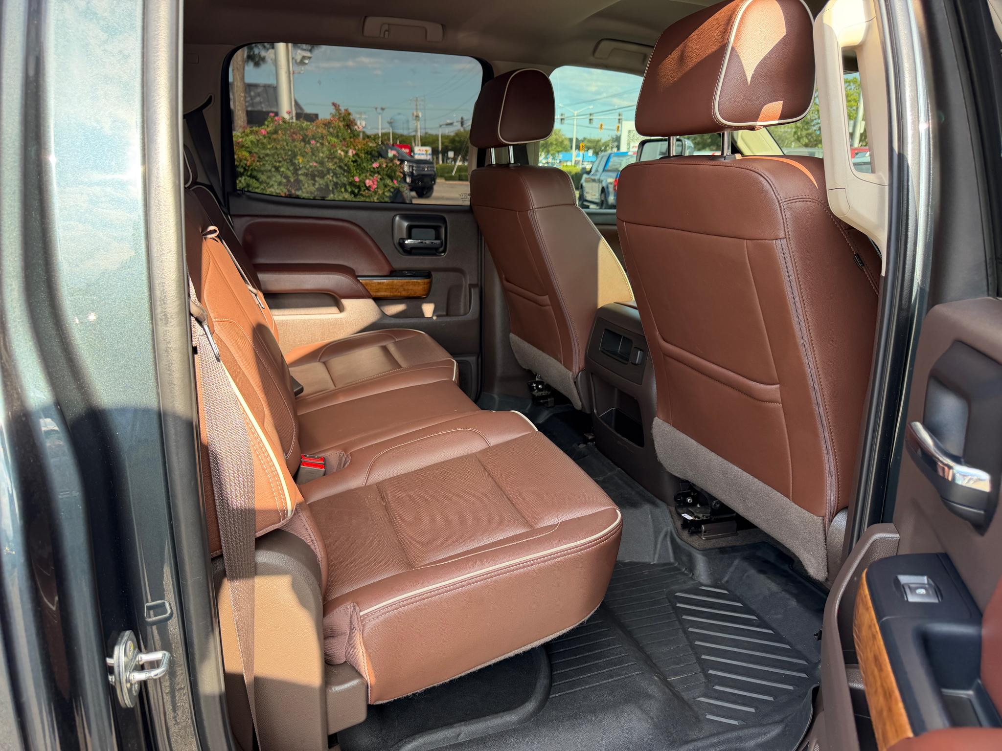 Chevrolet Silverado 3500HD 4WD Crew Cab 167.7" High Country 2018