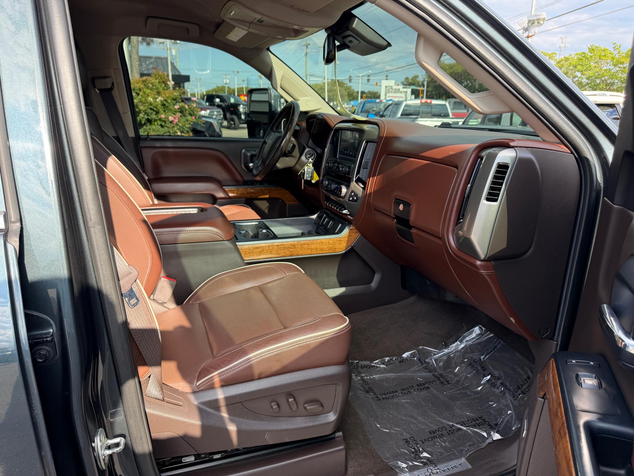 Chevrolet Silverado 3500HD 4WD Crew Cab 167.7" High Country 2018