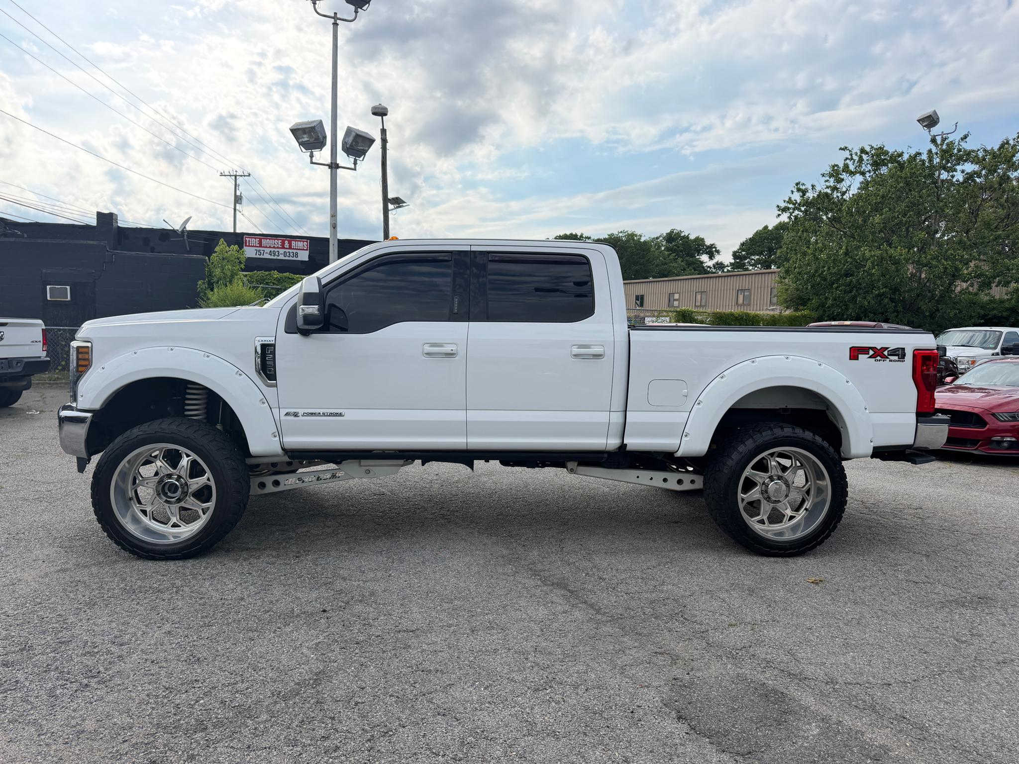 Ford Super Duty F-250 SRW Lariat 4WD Crew Cab 6.75' Box 2019