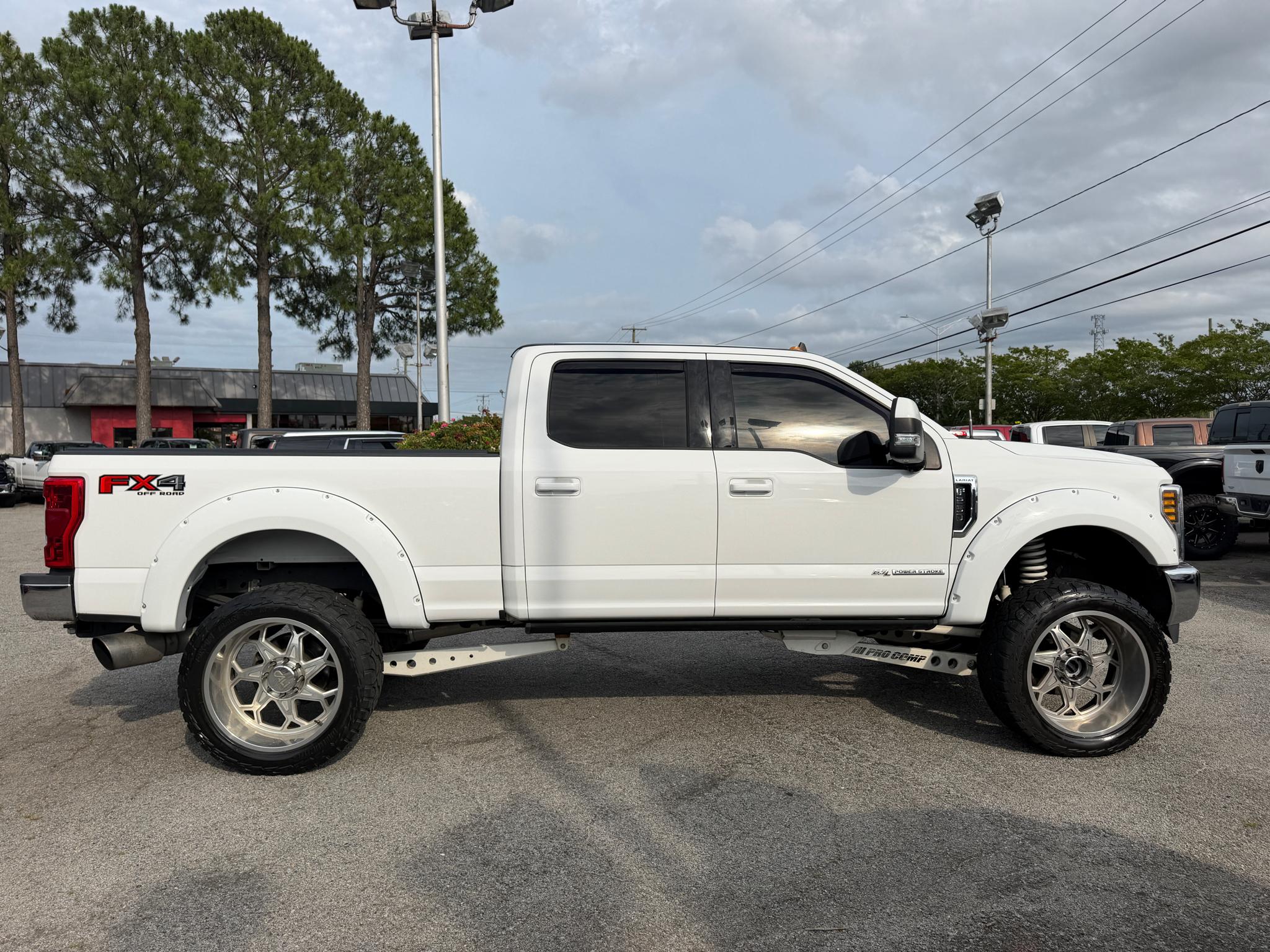 Ford Super Duty F-250 SRW Lariat 4WD Crew Cab 6.75' Box 2019