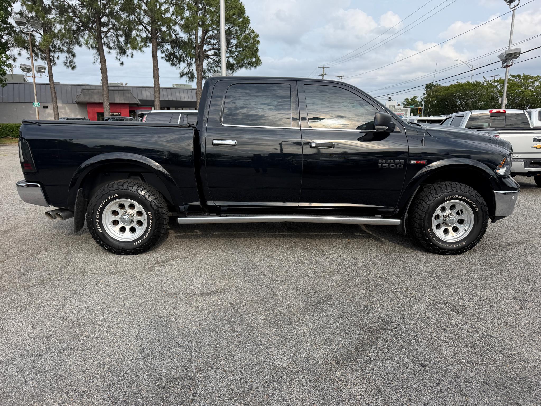RAM 1500 4WD Crew Cab 140.5" Outdoorsman 2014