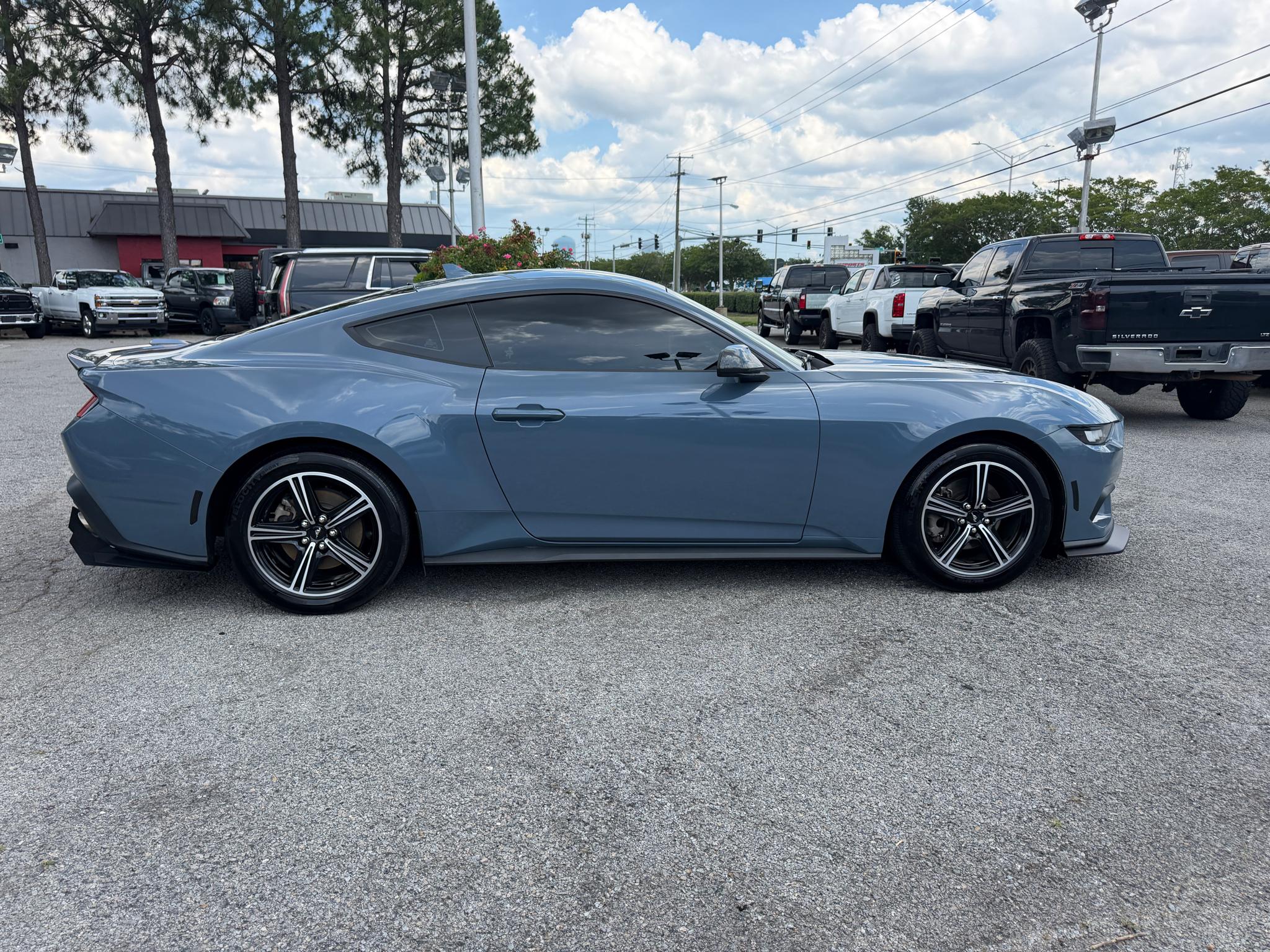 Ford Mustang EcoBoost Fastback 2024