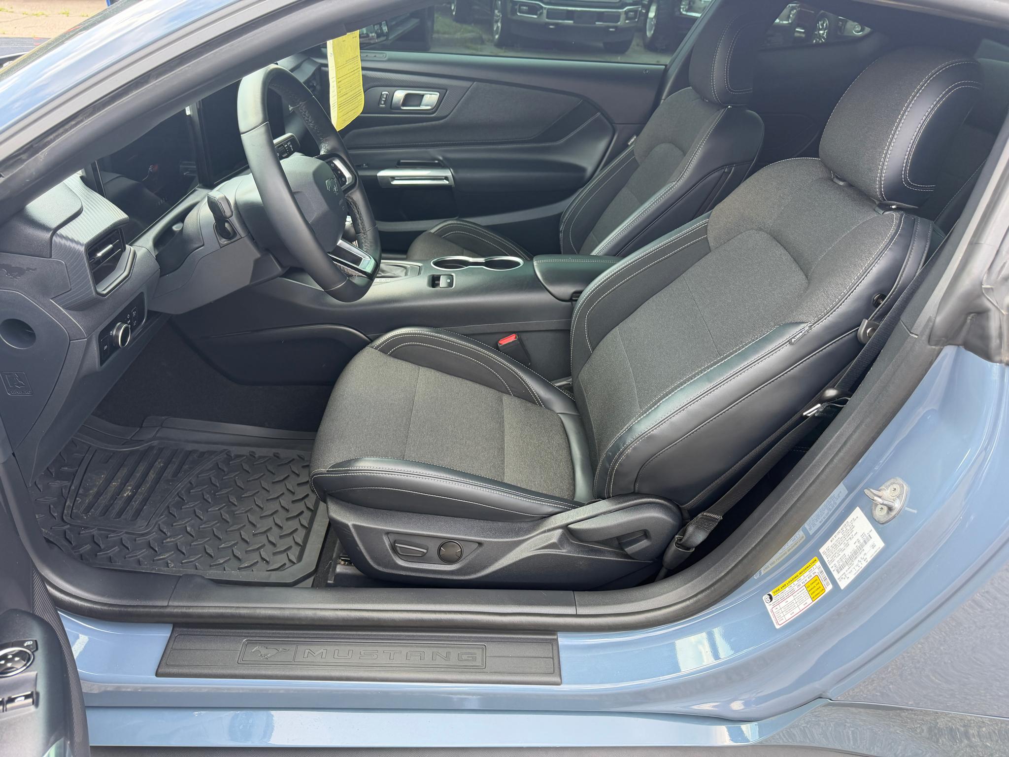 Ford Mustang EcoBoost Fastback 2024