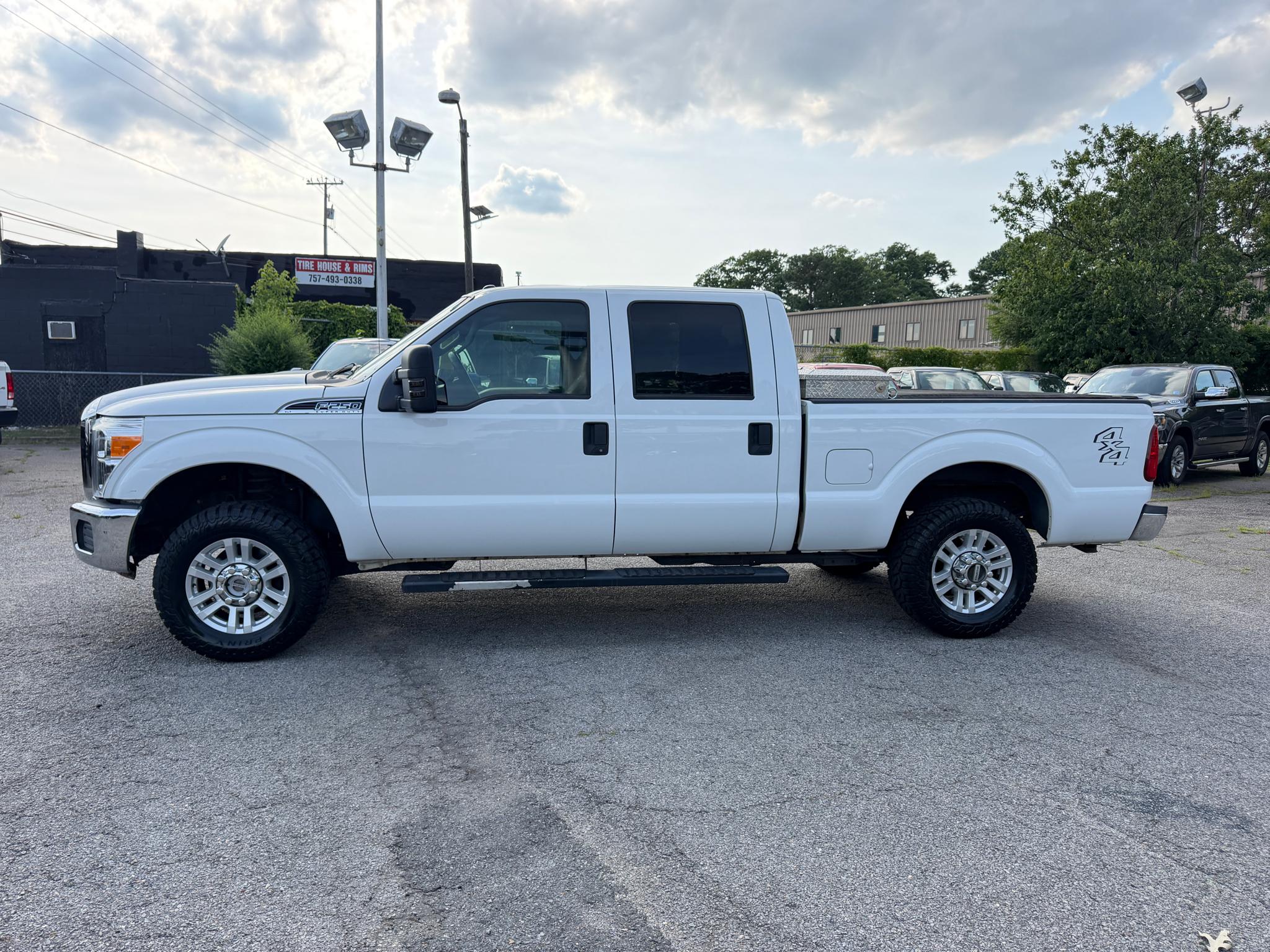 Ford Super Duty F-250 SRW 4WD Crew Cab 156" XLT 2016