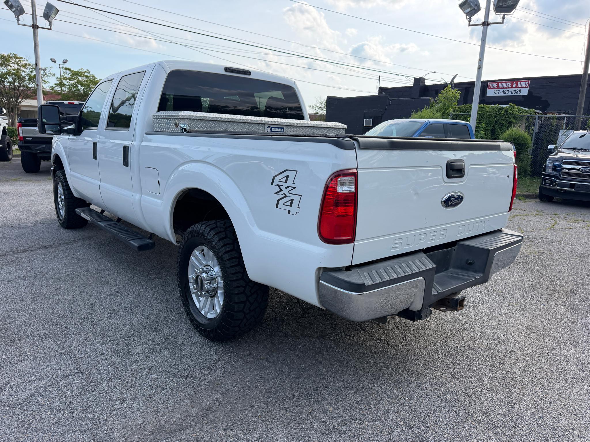 Ford Super Duty F-250 SRW 4WD Crew Cab 156" XLT 2016