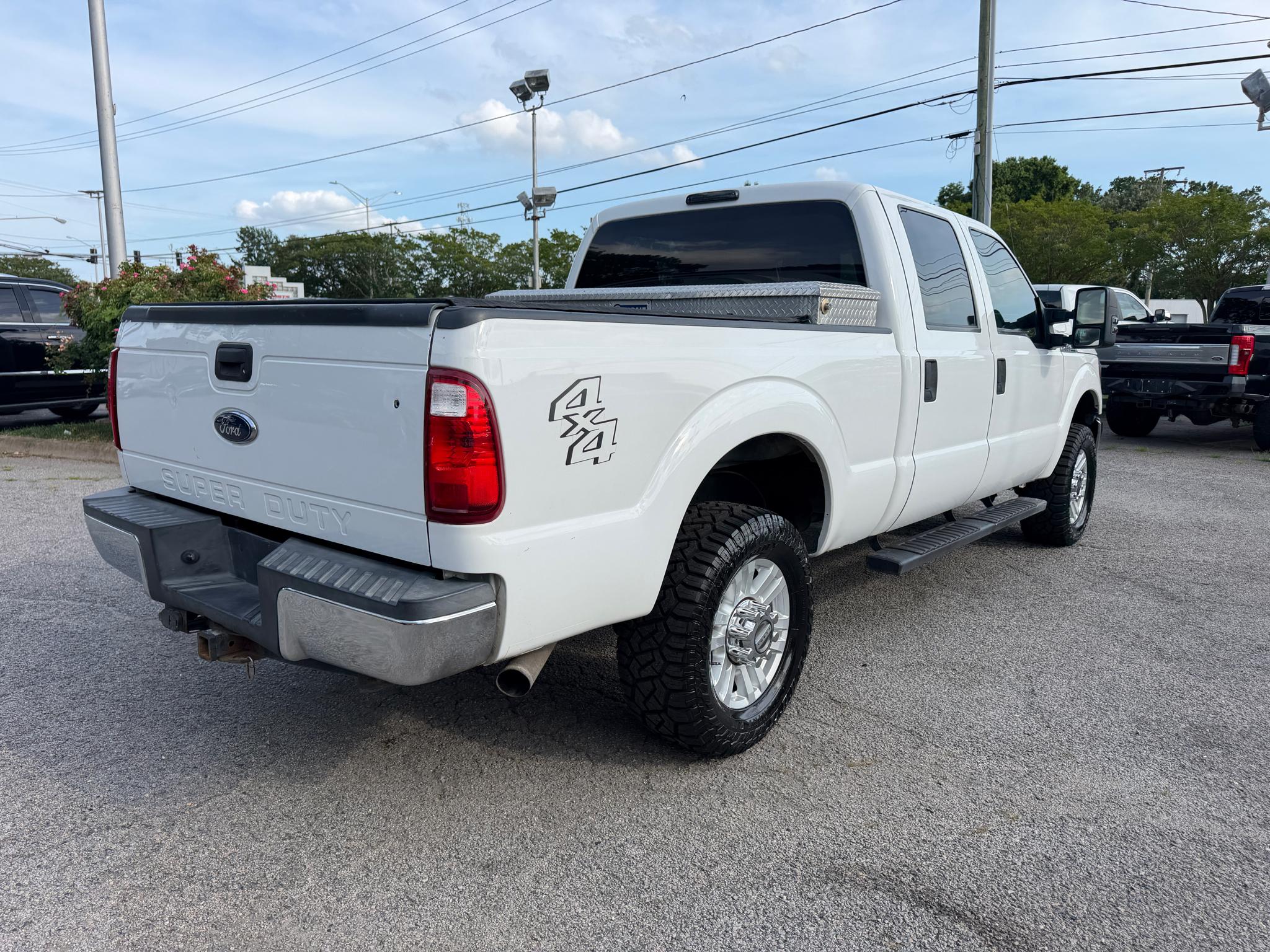 Ford Super Duty F-250 SRW 4WD Crew Cab 156" XLT 2016