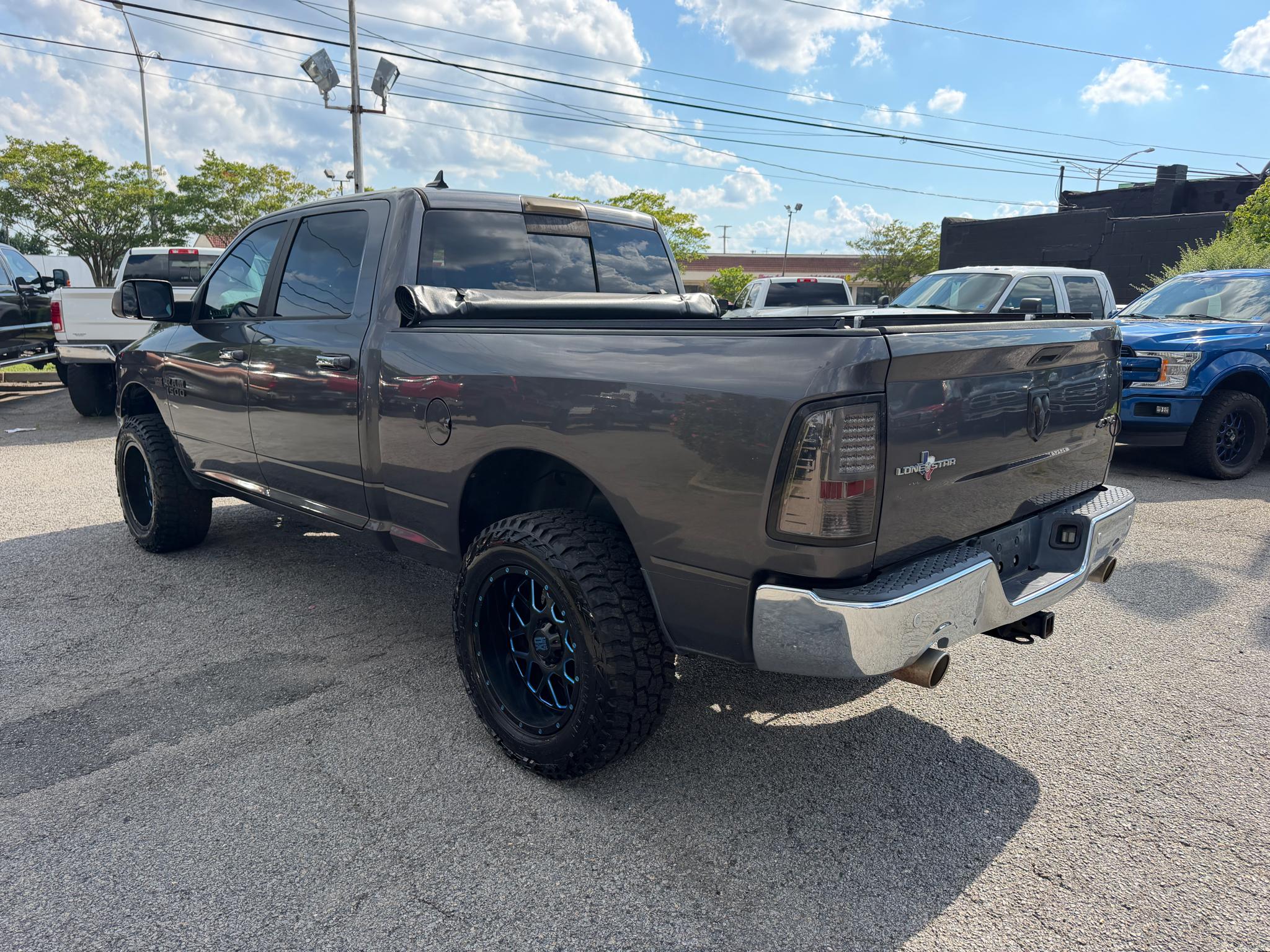 RAM 1500 4WD Crew Cab 149" Lone Star 2016