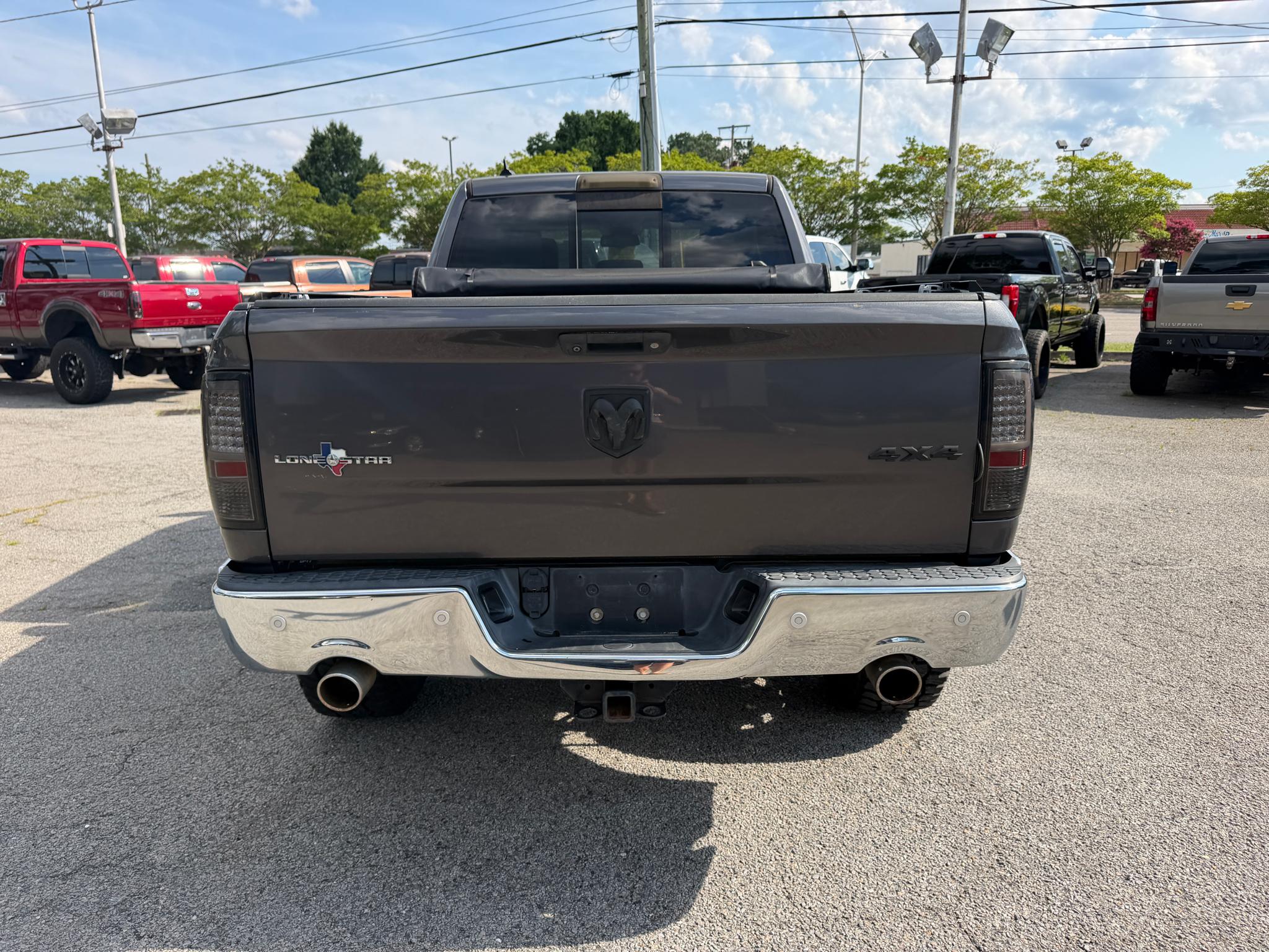 RAM 1500 4WD Crew Cab 149" Lone Star 2016