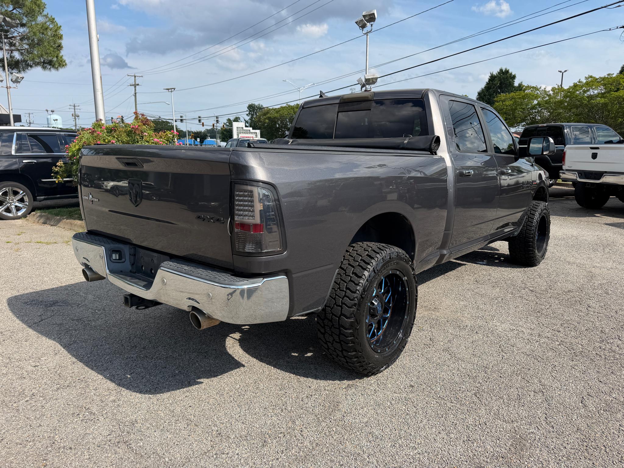 RAM 1500 4WD Crew Cab 149" Lone Star 2016