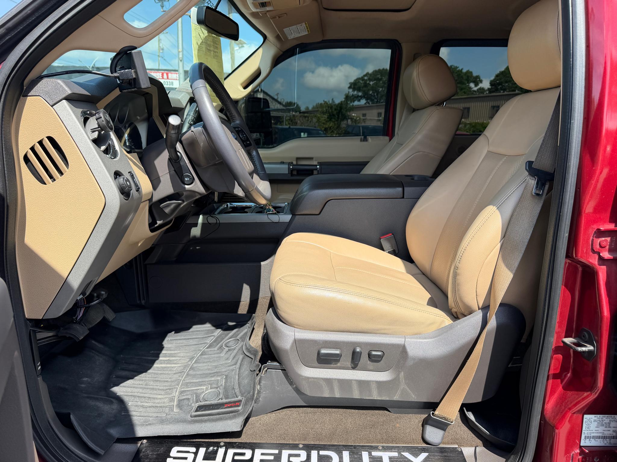 Ford Super Duty F-250 SRW 4WD Crew Cab 156" Lariat 2016