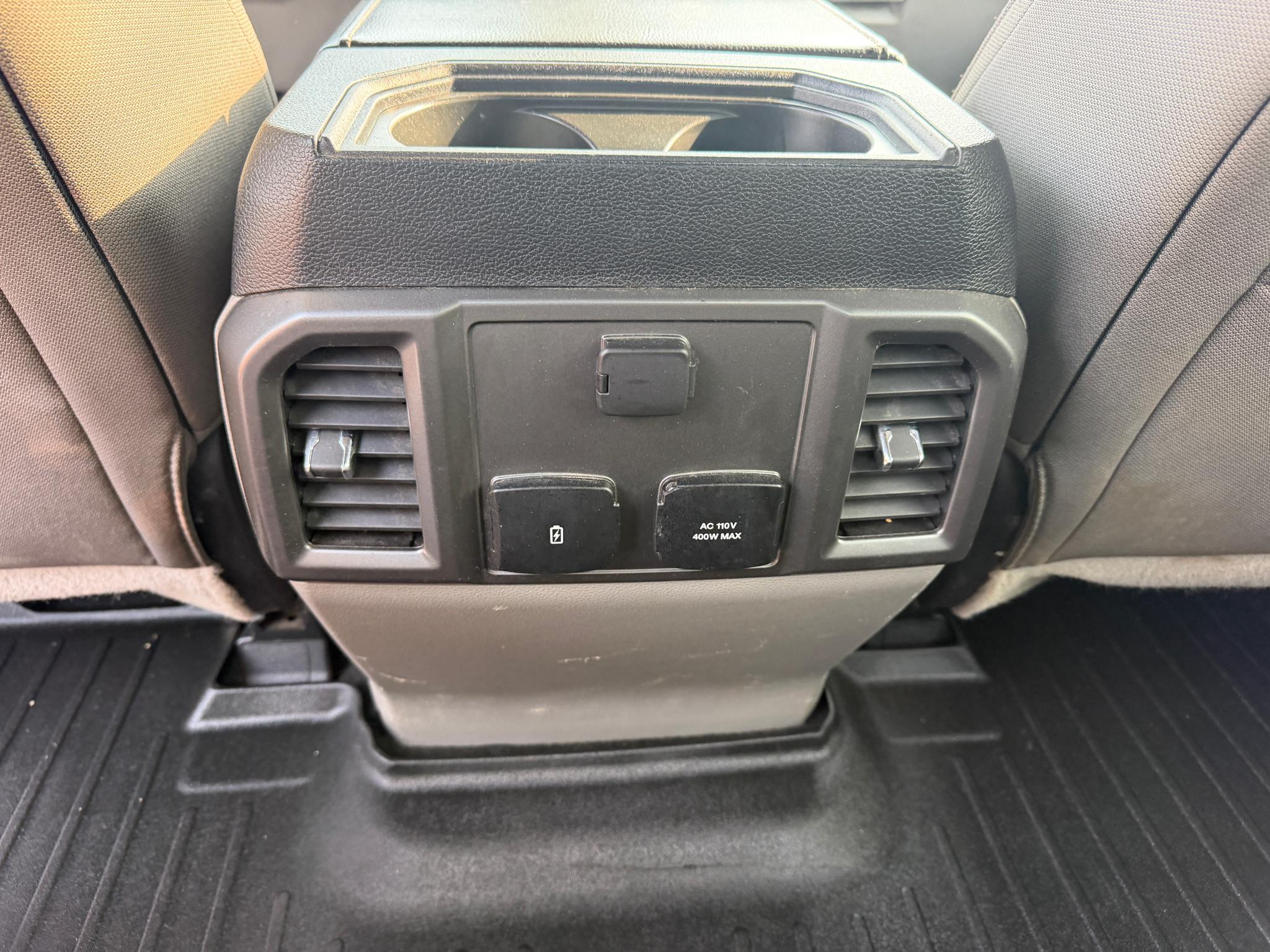Ford Super Duty F-350 DRW XLT 4WD Crew Cab 8' Box 2017