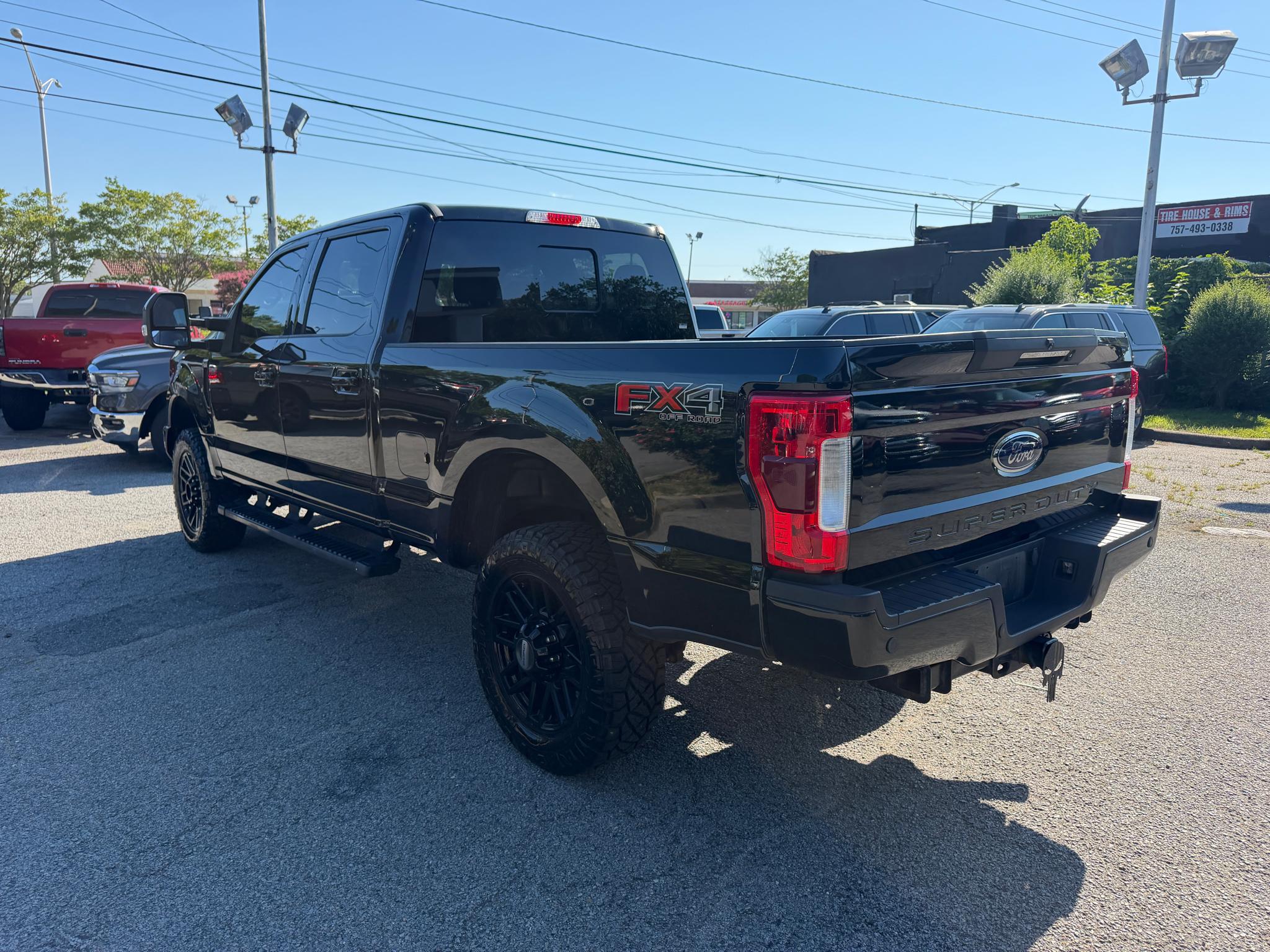 Ford Super Duty F-250 SRW Lariat 4WD Crew Cab 6.75' Box 2019