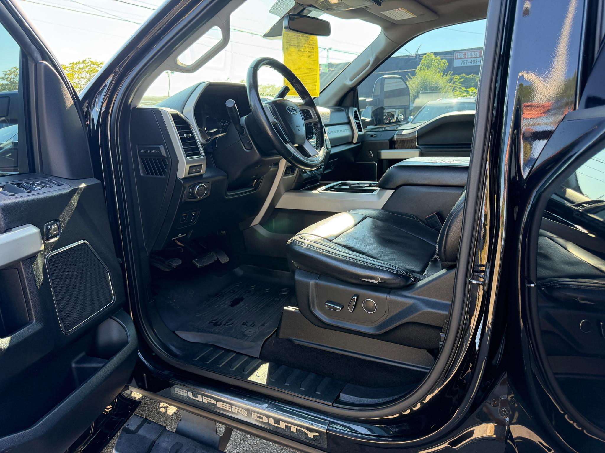 Ford Super Duty F-250 SRW Lariat 4WD Crew Cab 6.75' Box 2019