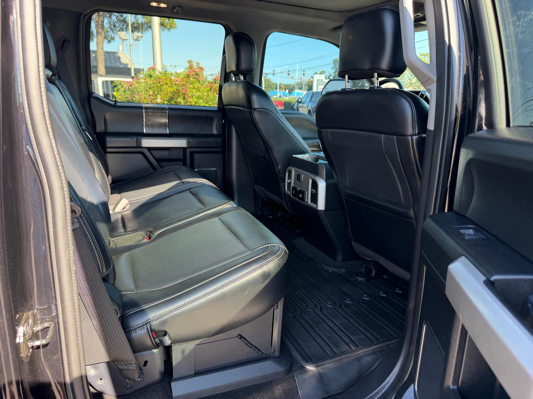 Ford Super Duty F-250 SRW Lariat 4WD Crew Cab 6.75' Box 2019