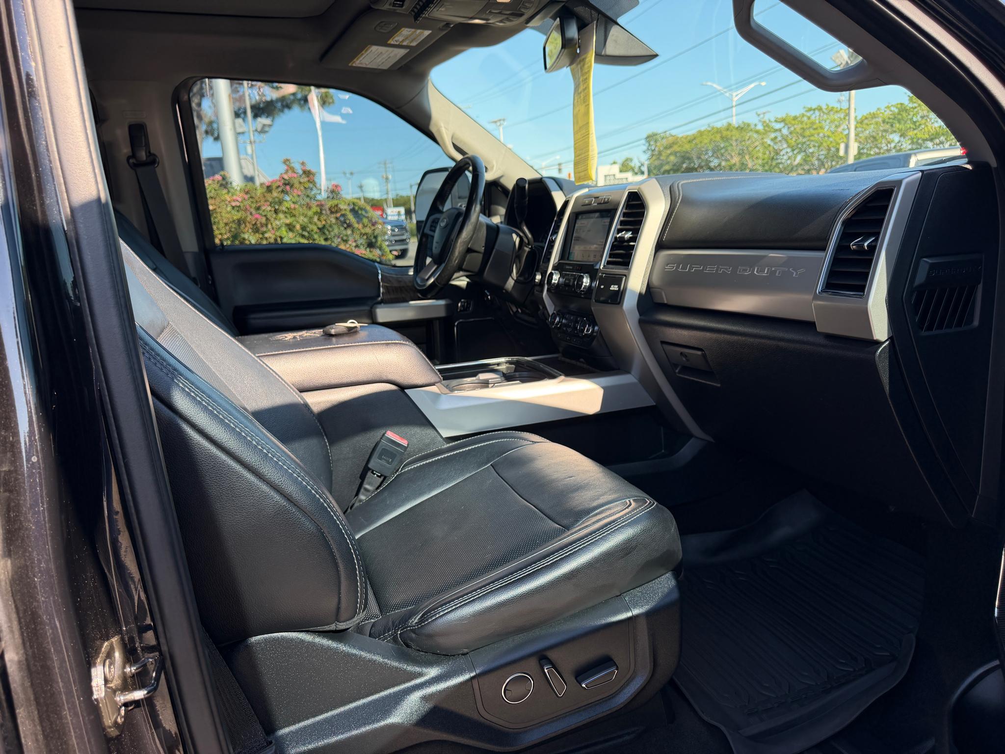 Ford Super Duty F-250 SRW Lariat 4WD Crew Cab 6.75' Box 2019