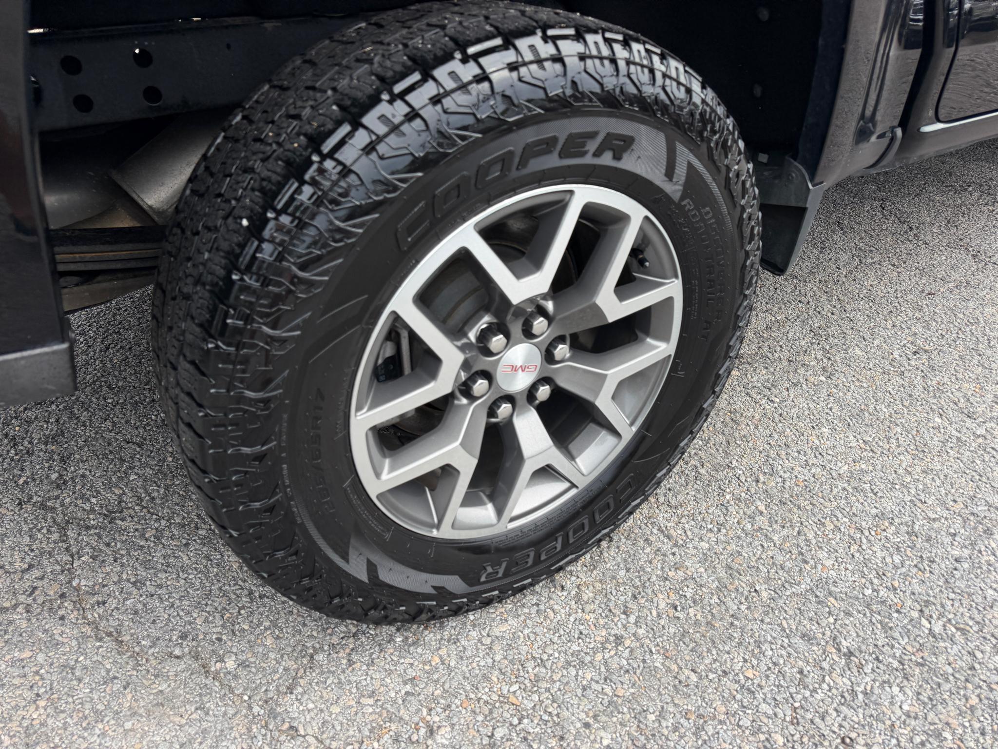 GMC Canyon 4WD Crew Cab 128" AT4 w/Cloth 2021