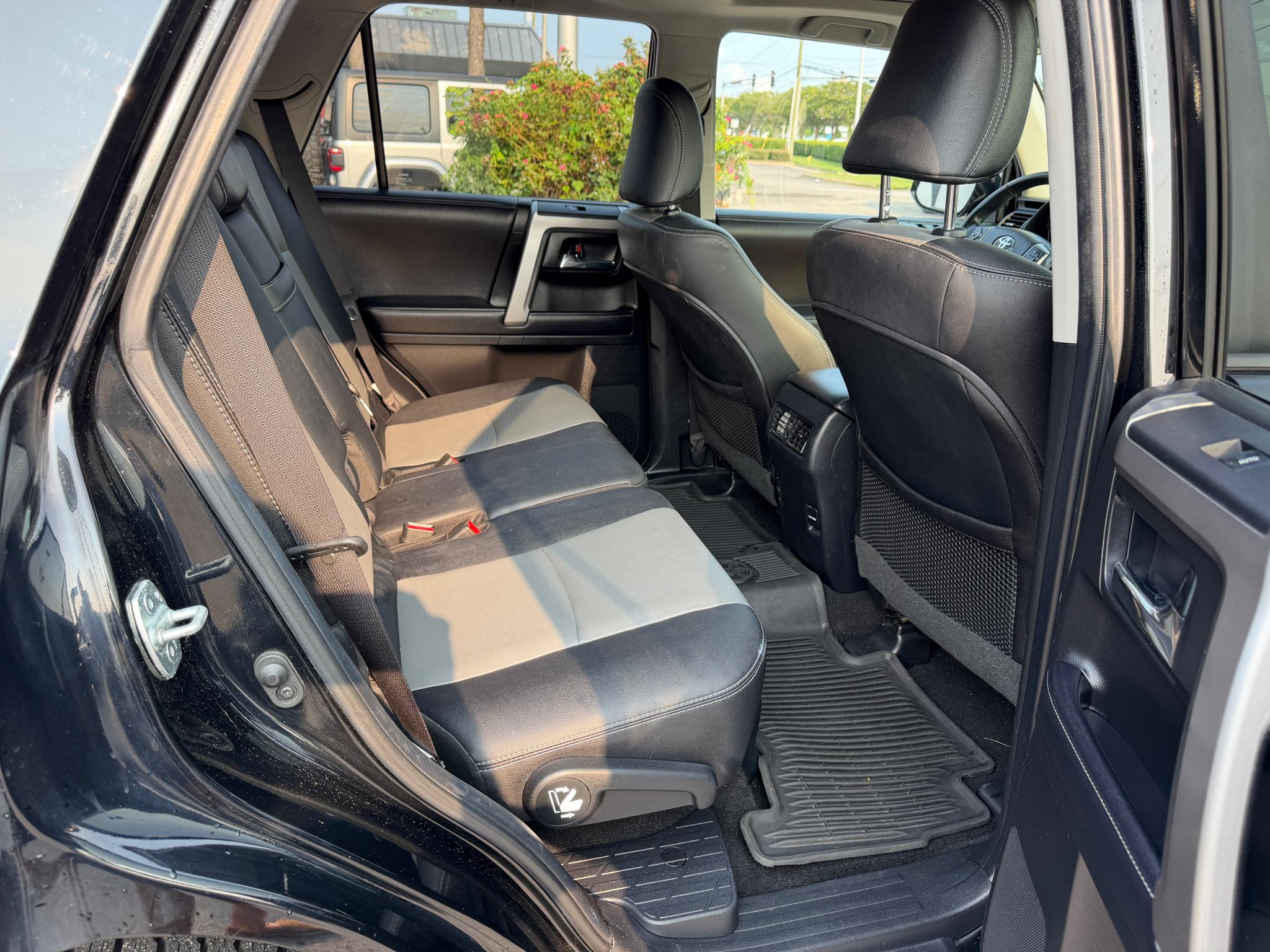 Toyota 4Runner SR5 Premium 4WD (Natl) 2018