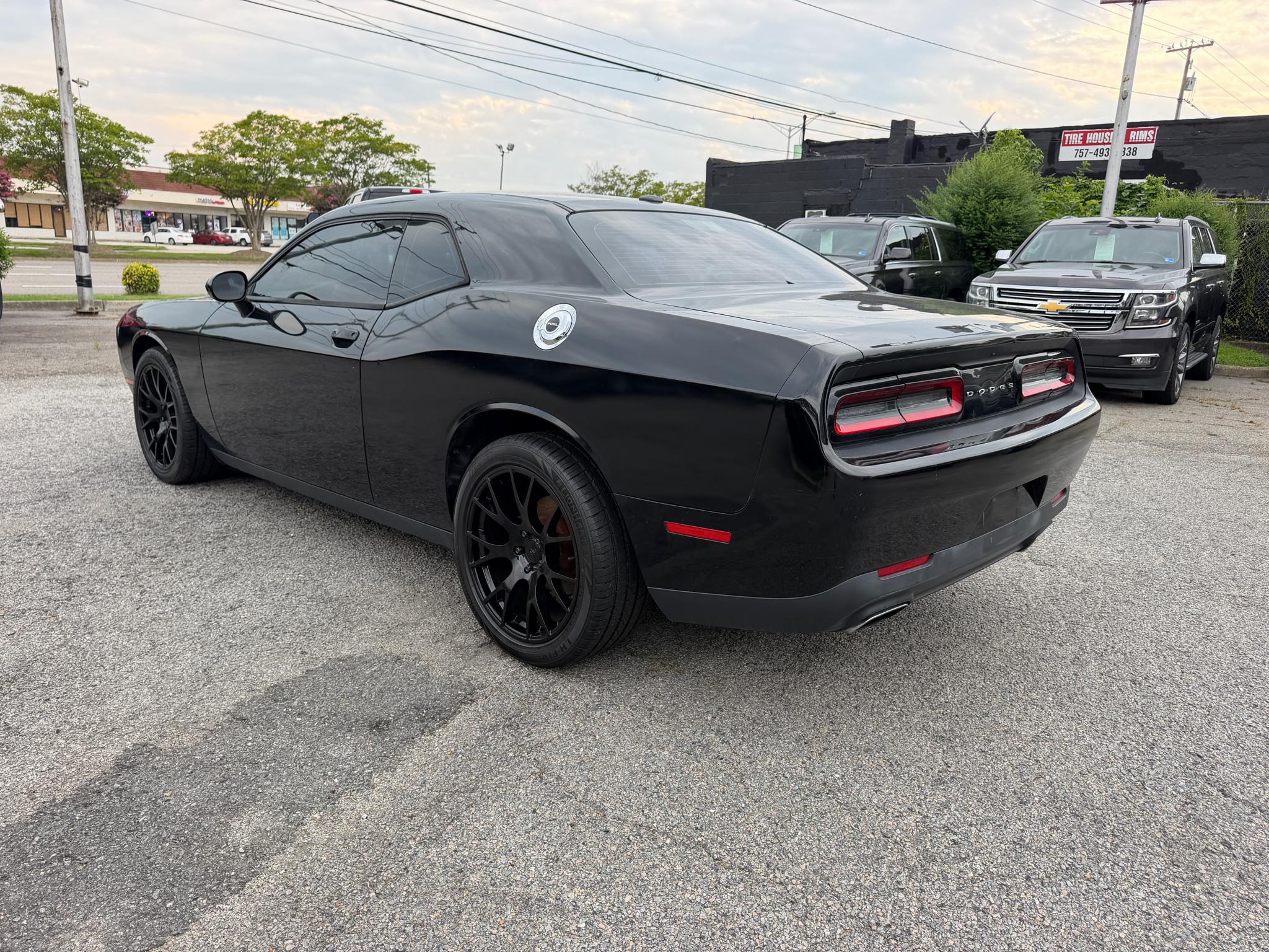 Dodge Challenger 2dr Cpe SXT 2016