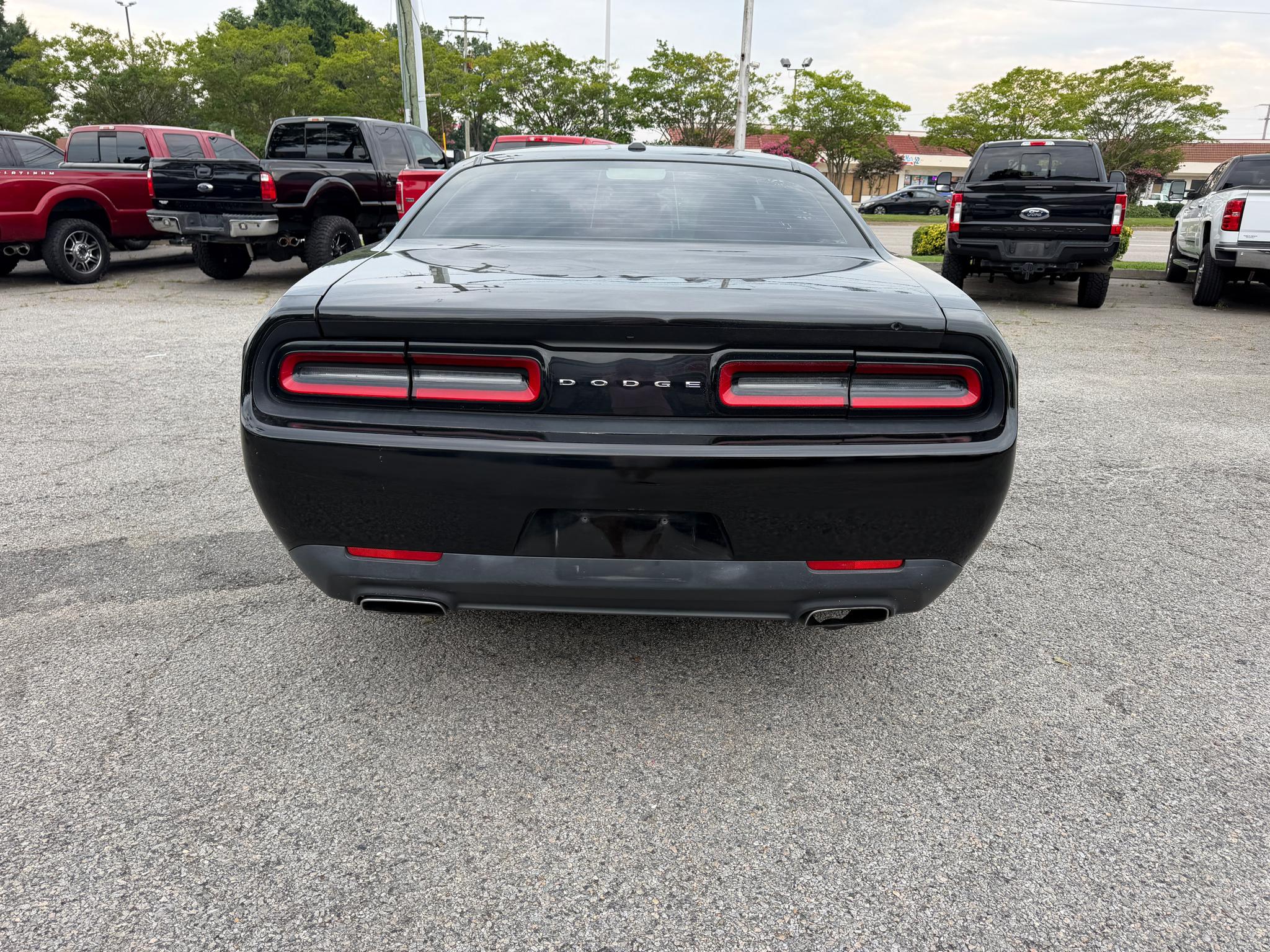 Dodge Challenger 2dr Cpe SXT 2016