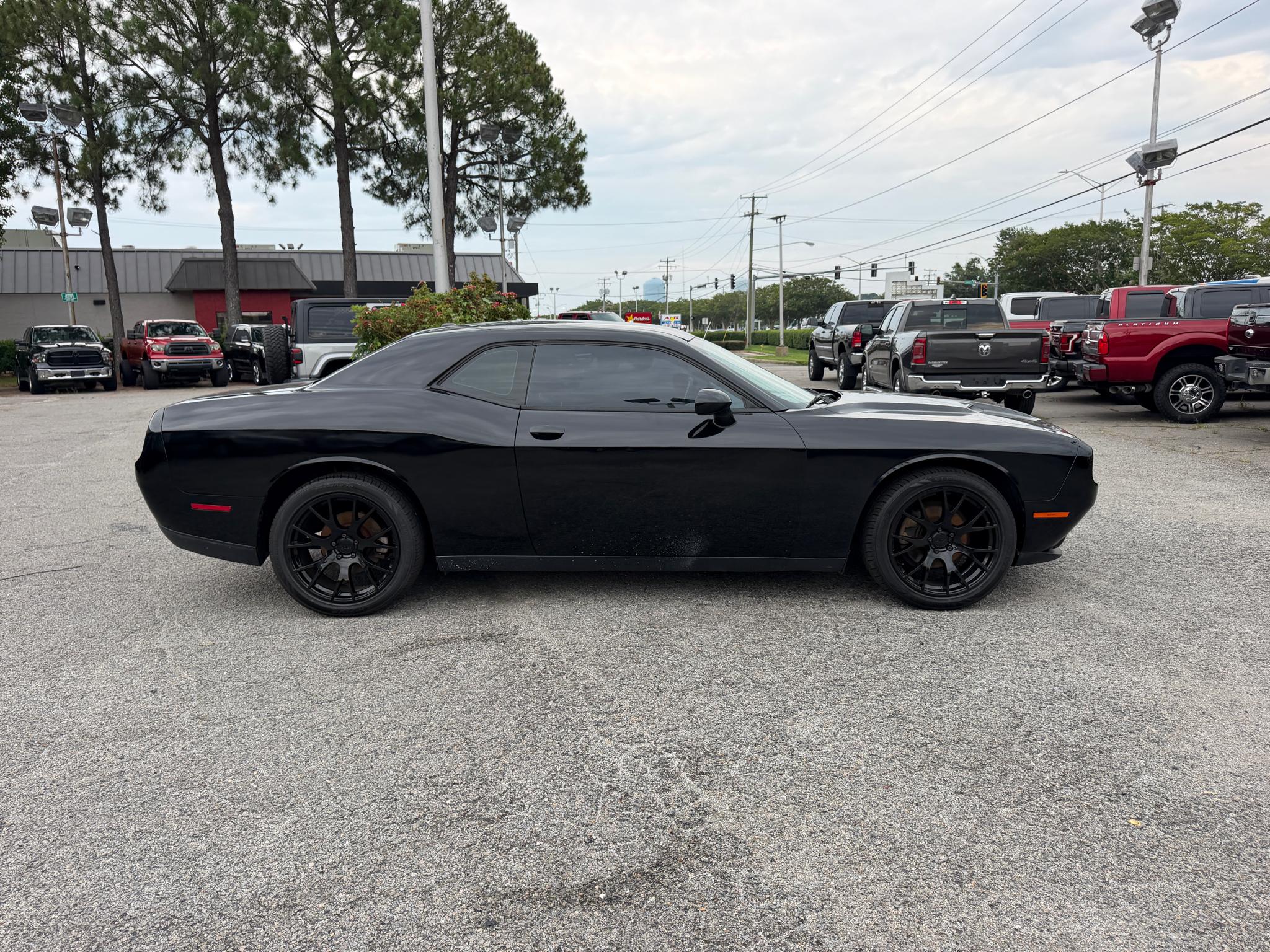 Dodge Challenger 2dr Cpe SXT 2016