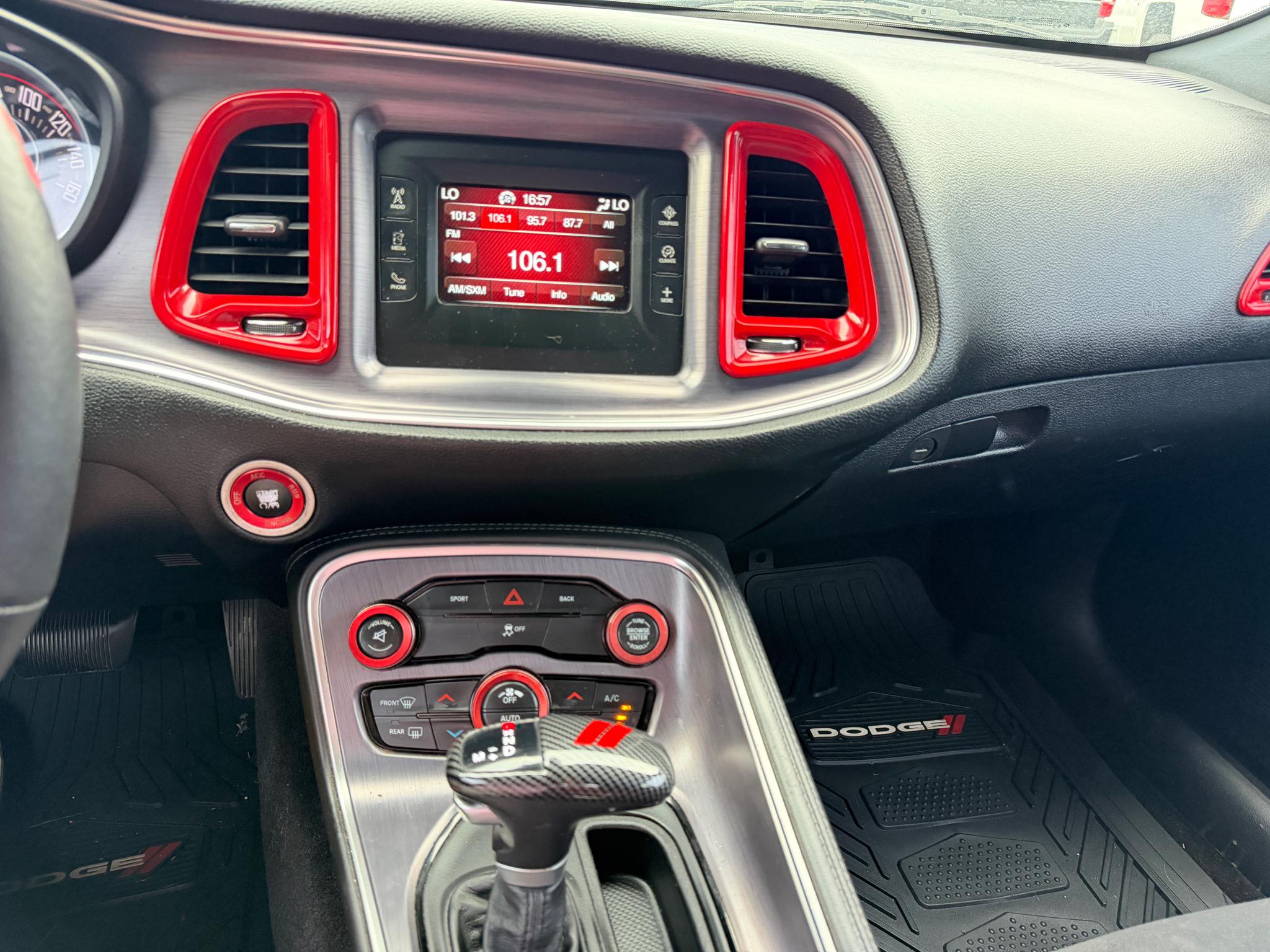 Dodge Challenger 2dr Cpe SXT 2016
