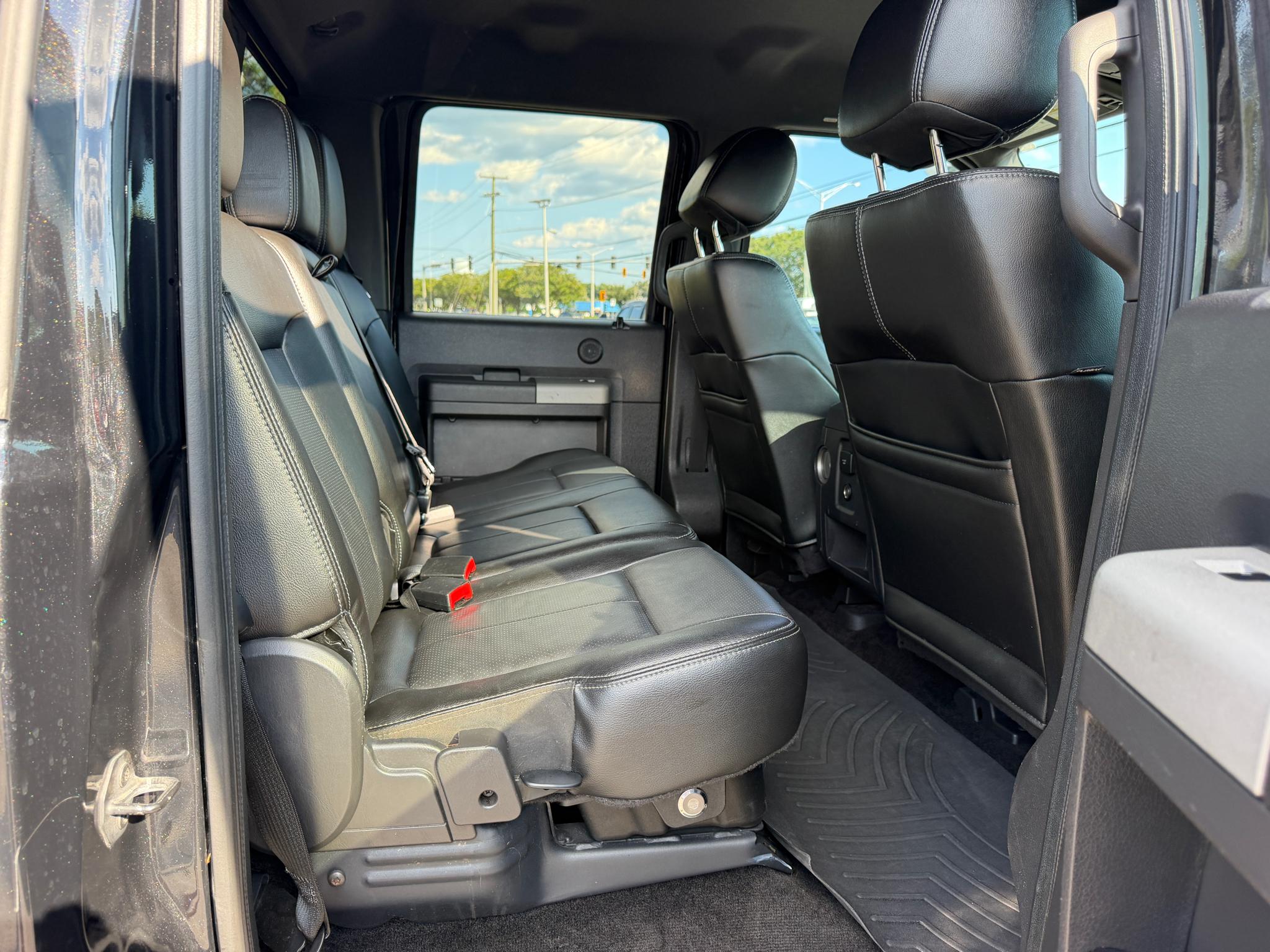 Ford Super Duty F-350 SRW 4WD Crew Cab 156" Lariat 2013