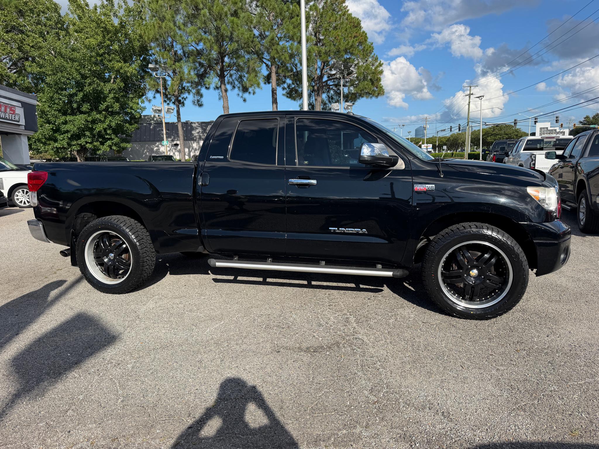 Toyota Tundra 4WD Truck Double Cab 5.7L V8 6-Spd AT LTD (Natl) 2012