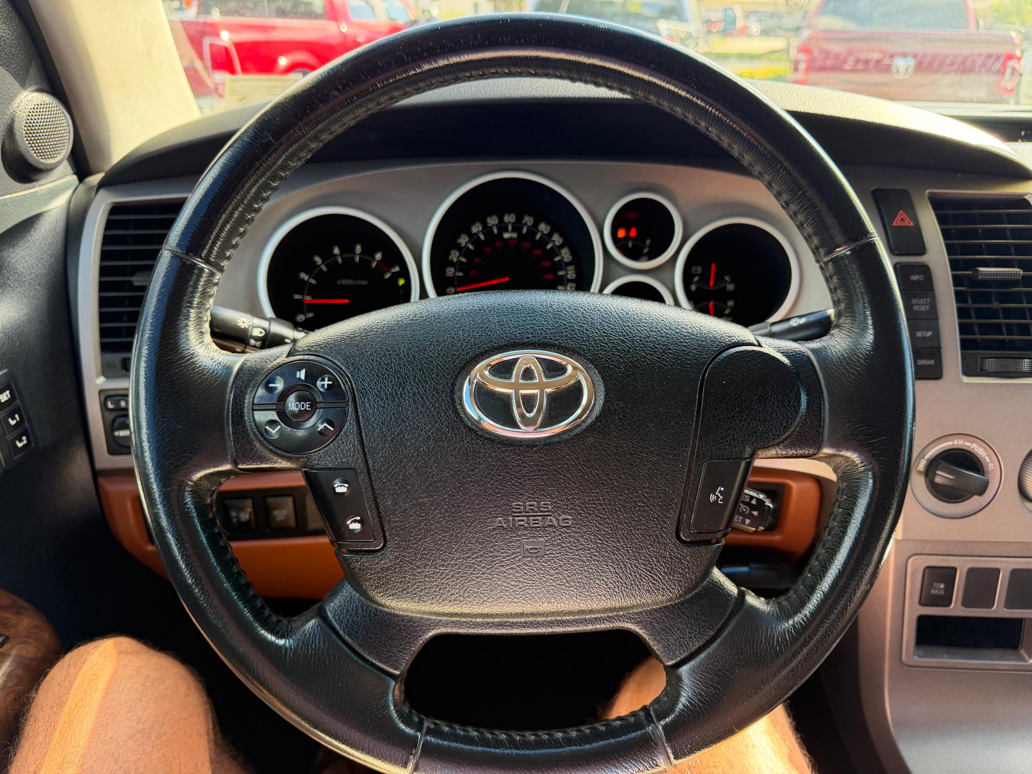 Toyota Tundra 4WD Truck Double Cab 5.7L V8 6-Spd AT LTD (Natl) 2012