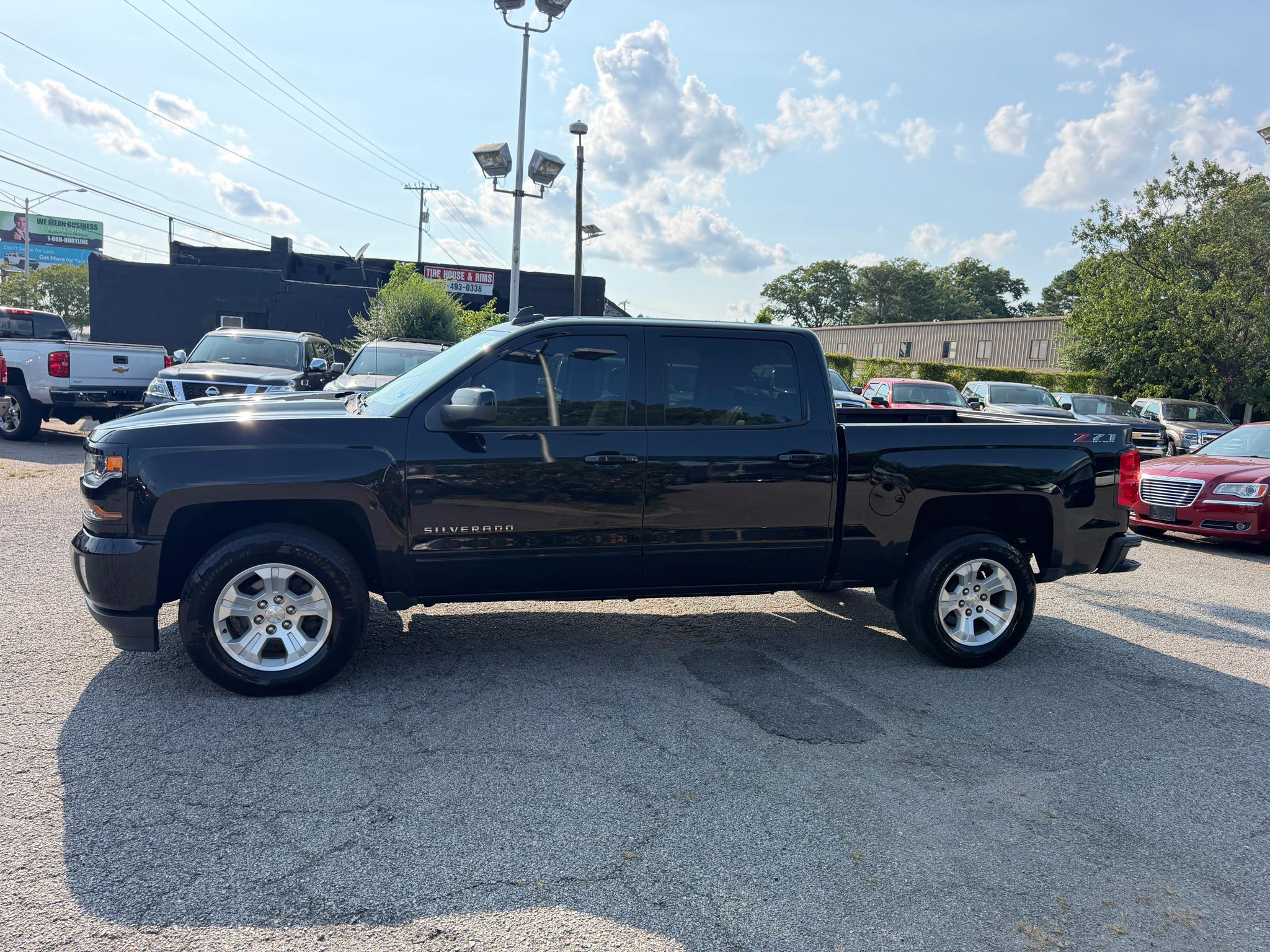 Chevrolet Silverado 1500 4WD Crew Cab 143.5" LT w/2LT 2018