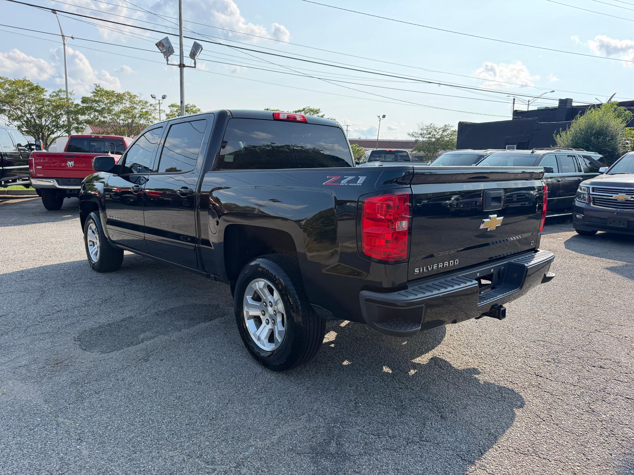 Chevrolet Silverado 1500 4WD Crew Cab 143.5" LT w/2LT 2018
