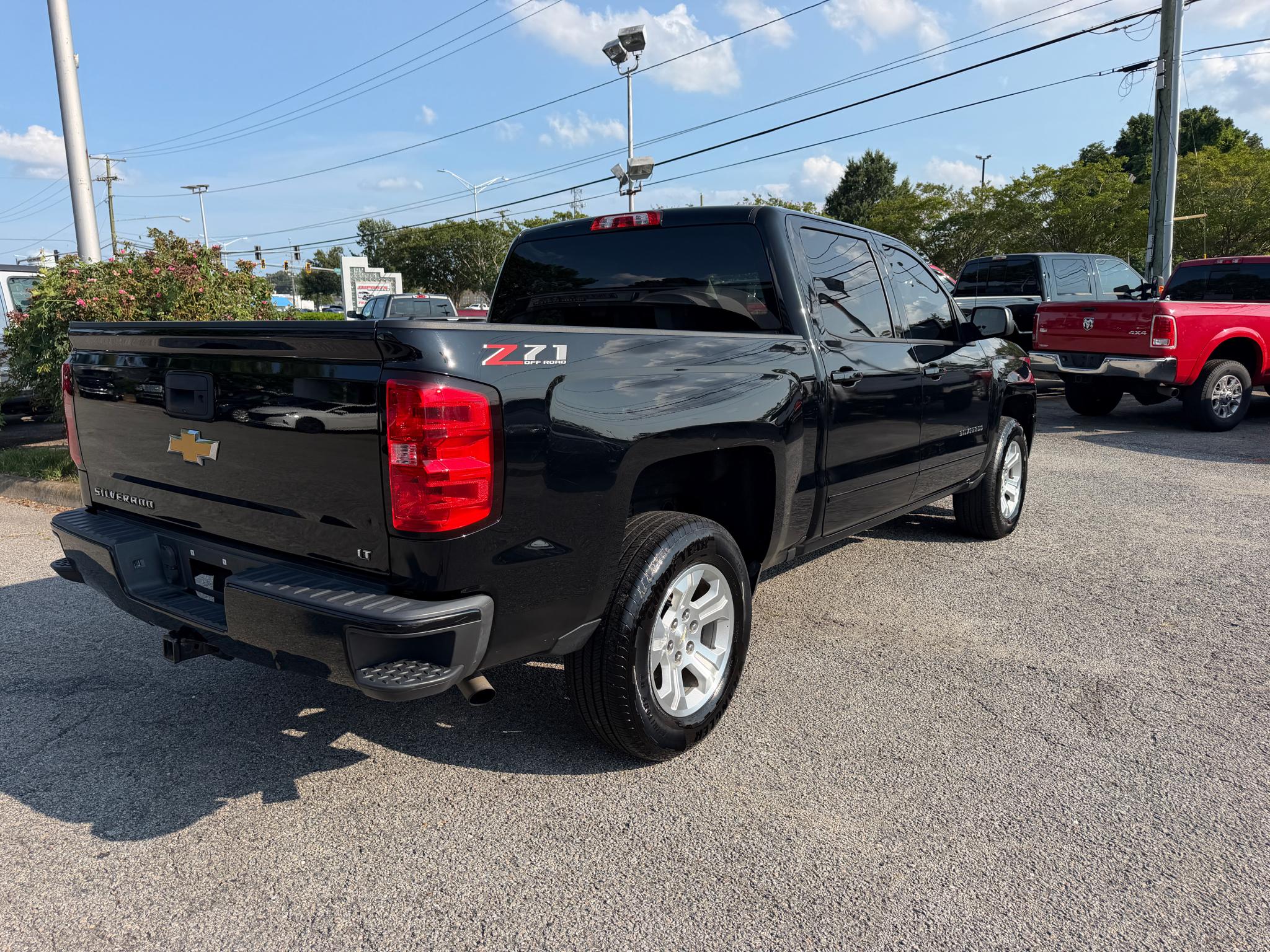 Chevrolet Silverado 1500 4WD Crew Cab 143.5" LT w/2LT 2018