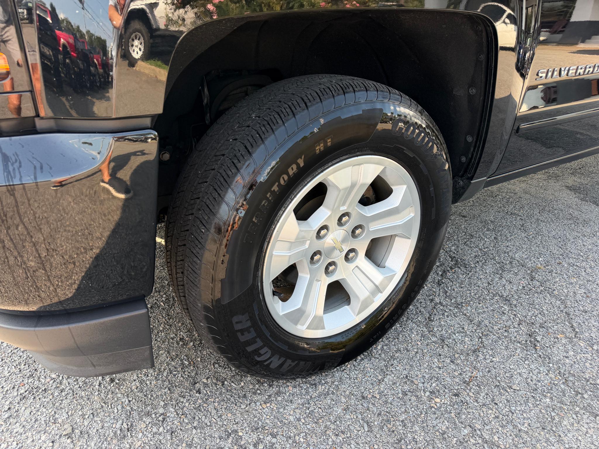 Chevrolet Silverado 1500 4WD Crew Cab 143.5" LT w/2LT 2018