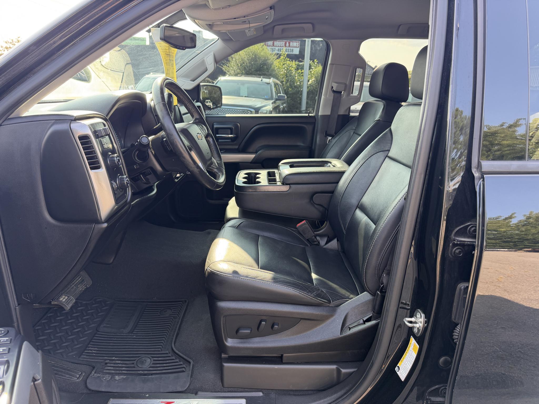 Chevrolet Silverado 1500 4WD Crew Cab 143.5" LT w/2LT 2018
