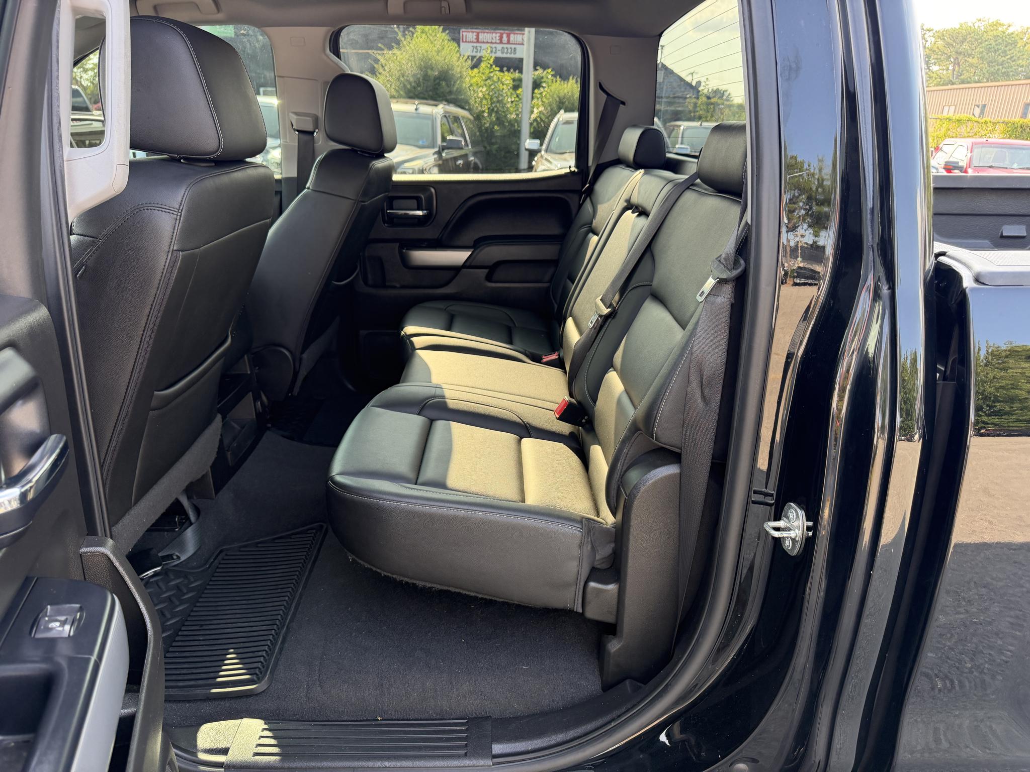 Chevrolet Silverado 1500 4WD Crew Cab 143.5" LT w/2LT 2018