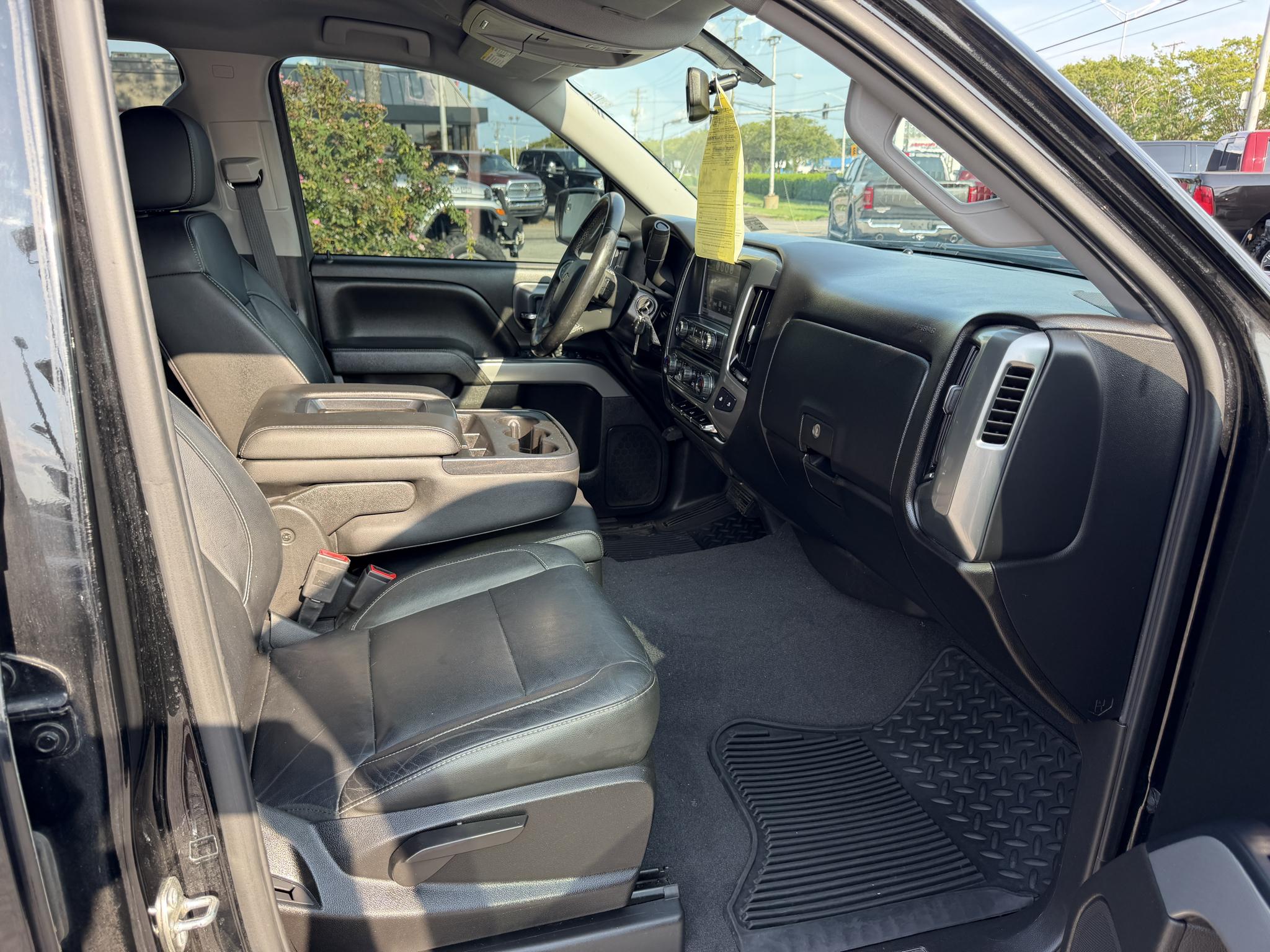 Chevrolet Silverado 1500 4WD Crew Cab 143.5" LT w/2LT 2018