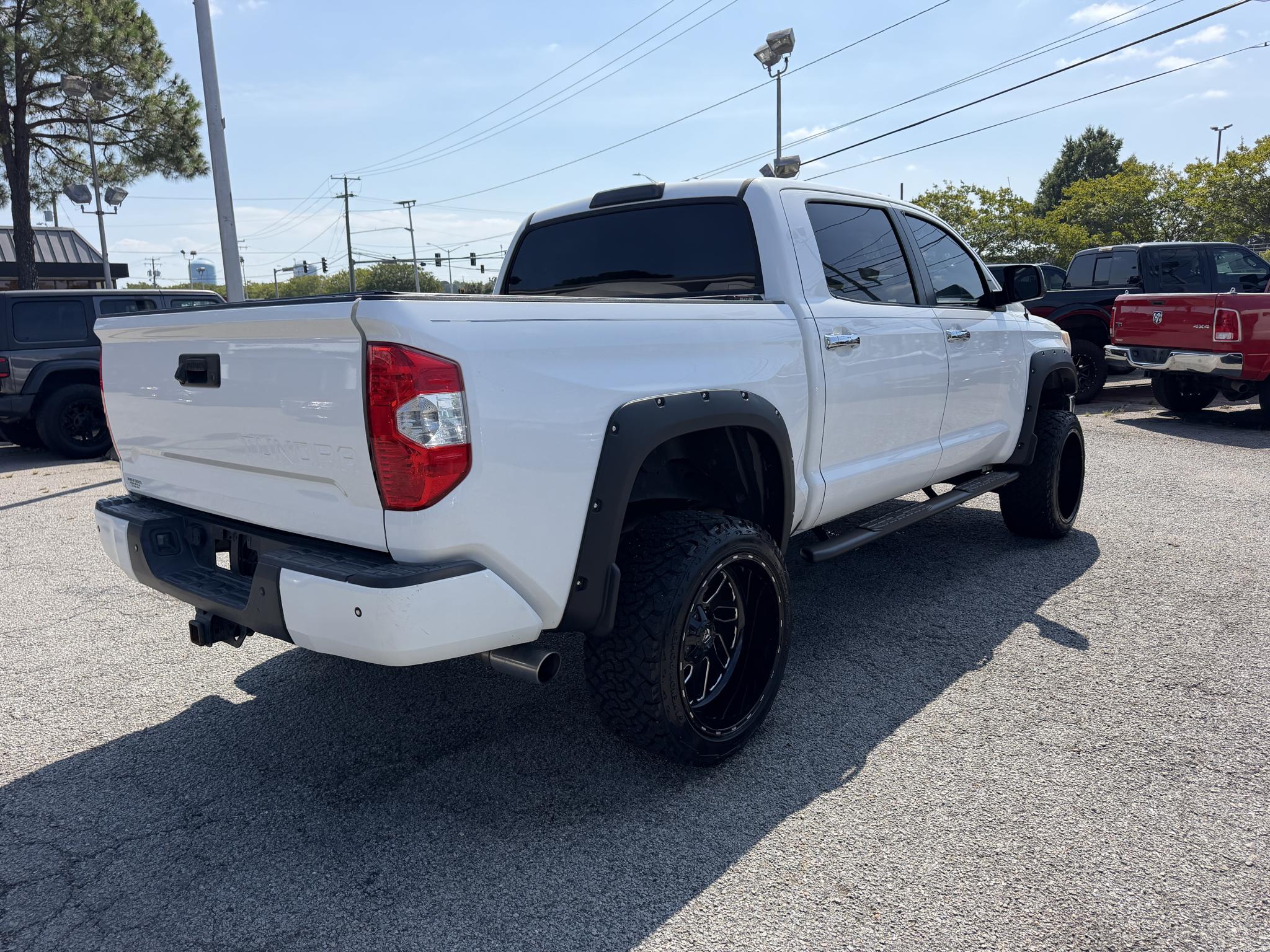 Toyota Tundra 4WD Truck CrewMax 5.7L V8 6-Spd AT 1794 (Natl) 2016
