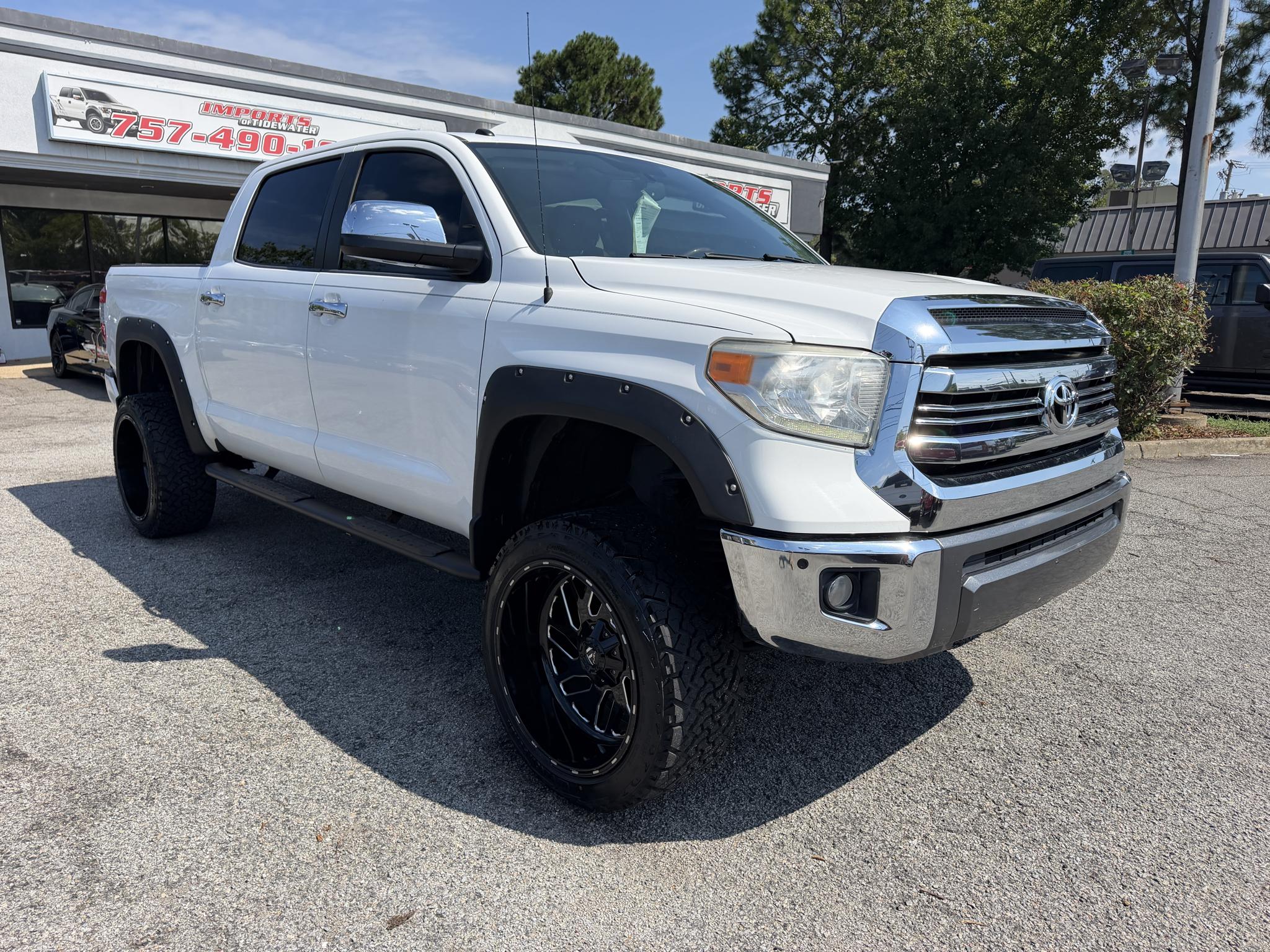 Toyota Tundra 4WD Truck CrewMax 5.7L V8 6-Spd AT 1794 (Natl) 2016
