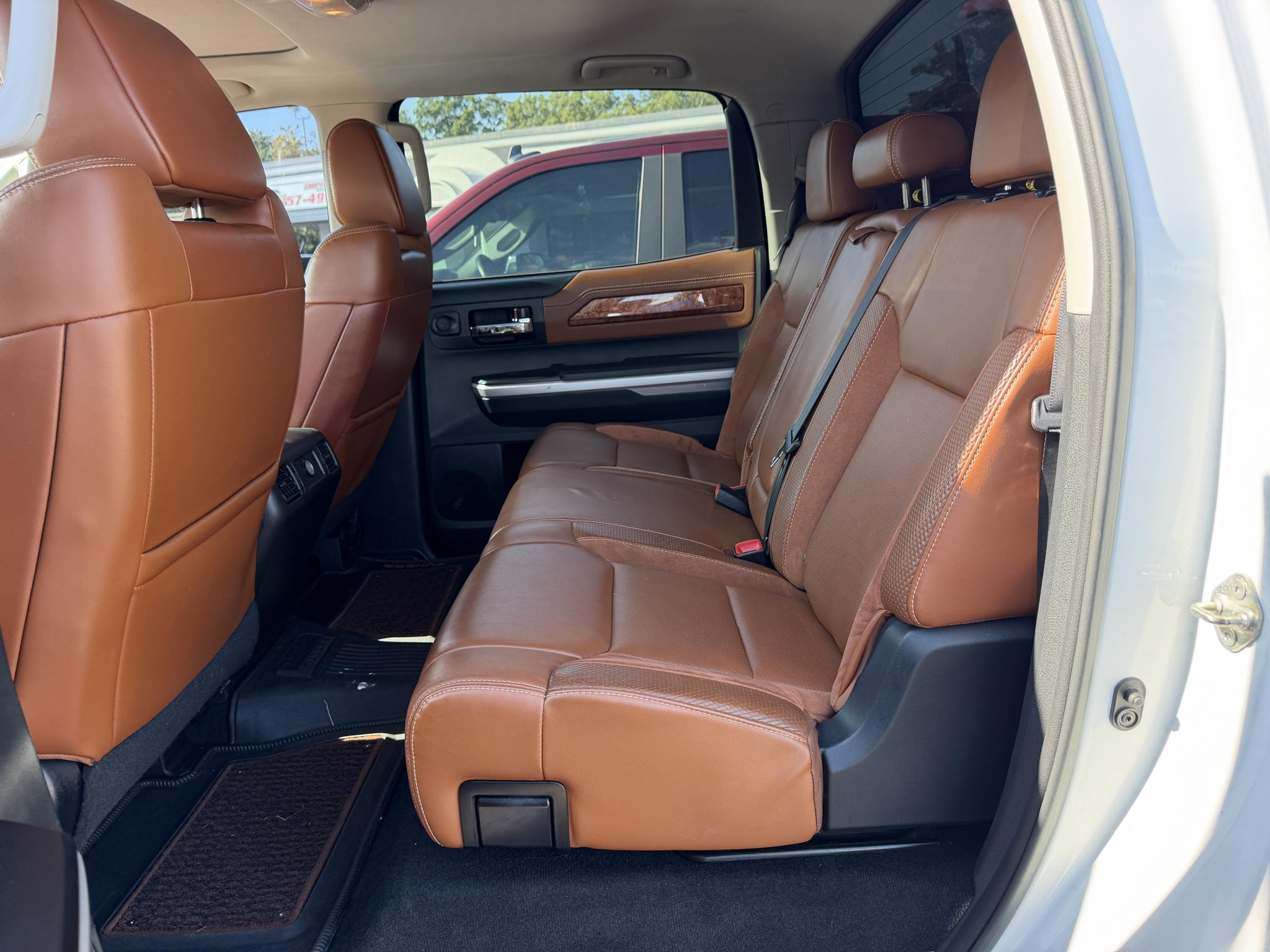 Toyota Tundra 4WD Truck CrewMax 5.7L V8 6-Spd AT 1794 (Natl) 2016