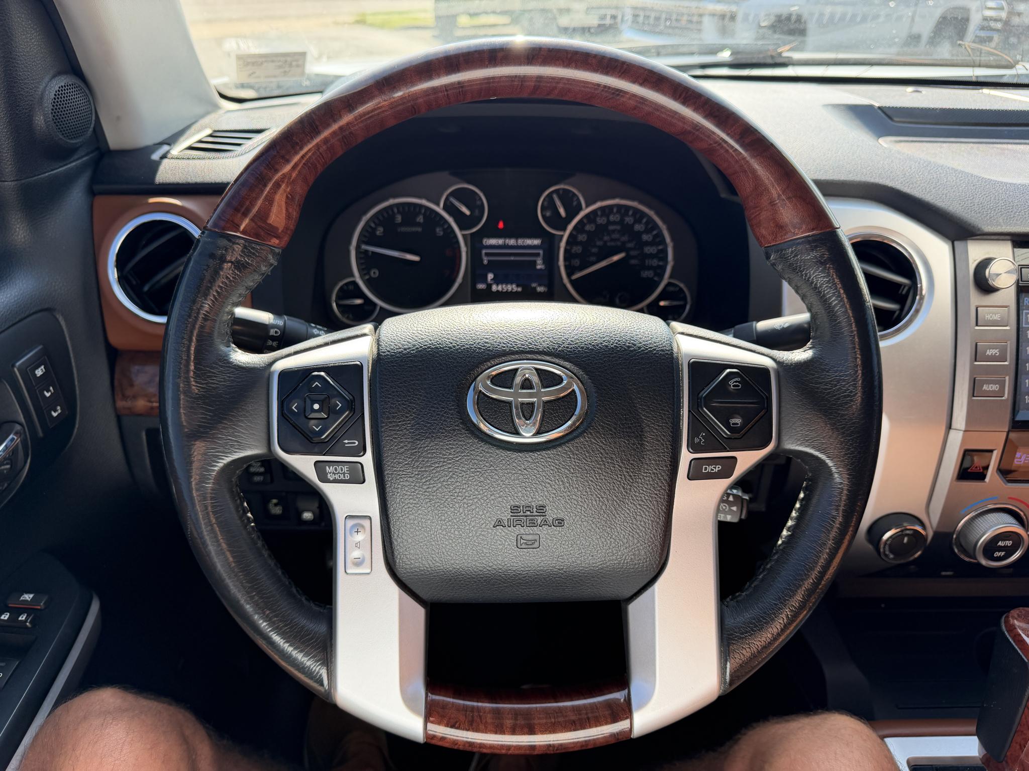 Toyota Tundra 4WD Truck CrewMax 5.7L V8 6-Spd AT 1794 (Natl) 2016