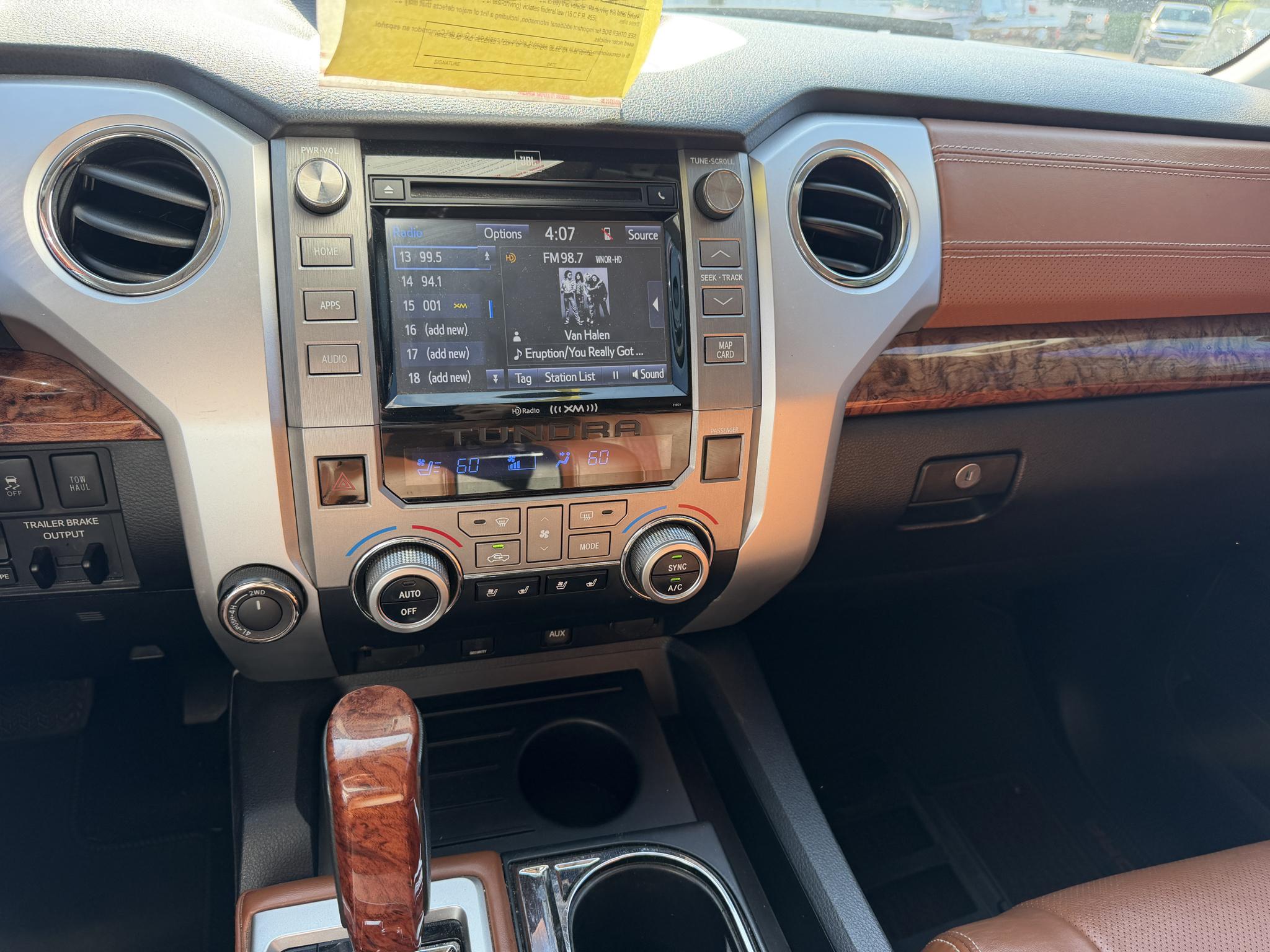 Toyota Tundra 4WD Truck CrewMax 5.7L V8 6-Spd AT 1794 (Natl) 2016