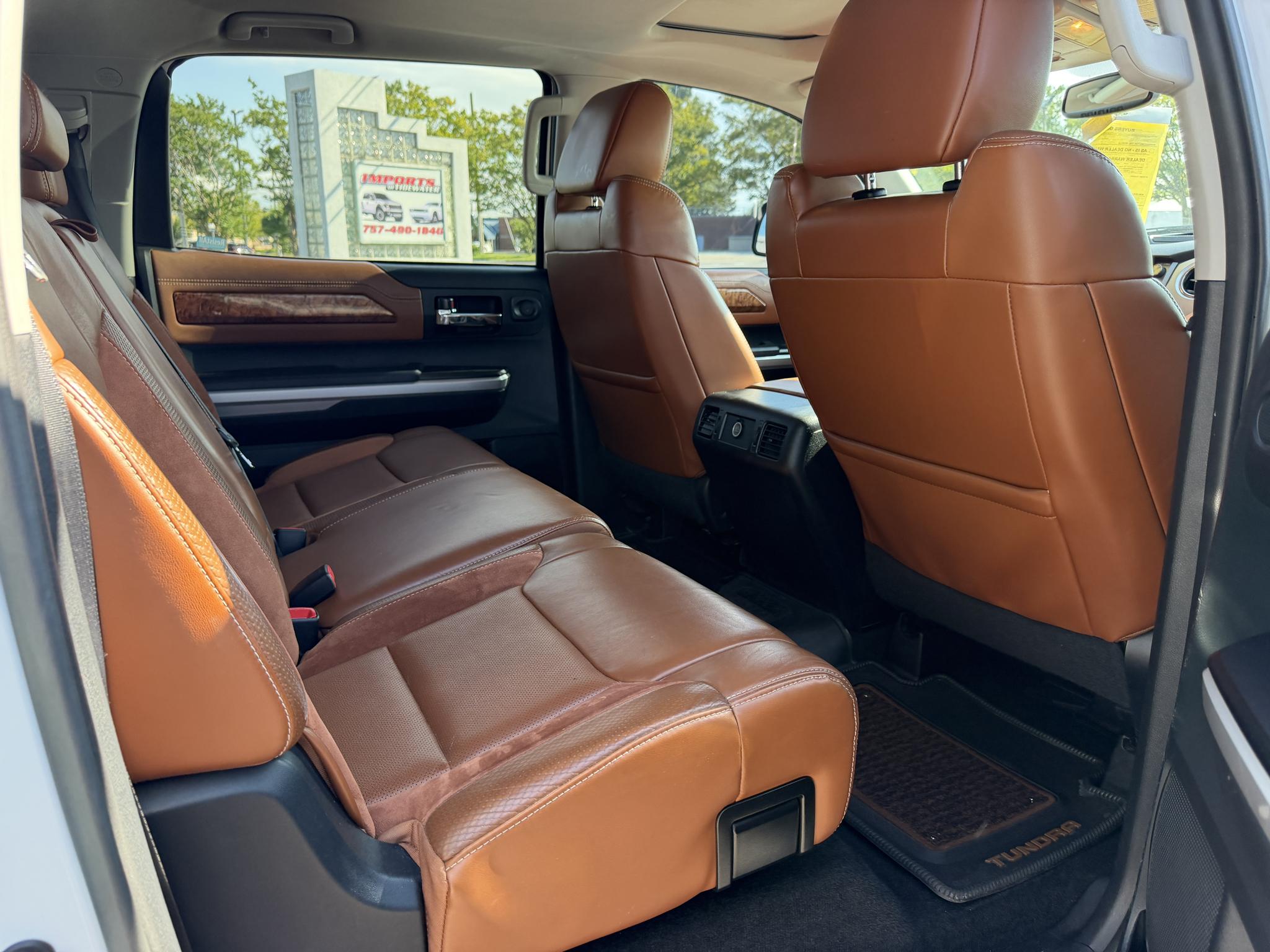 Toyota Tundra 4WD Truck CrewMax 5.7L V8 6-Spd AT 1794 (Natl) 2016