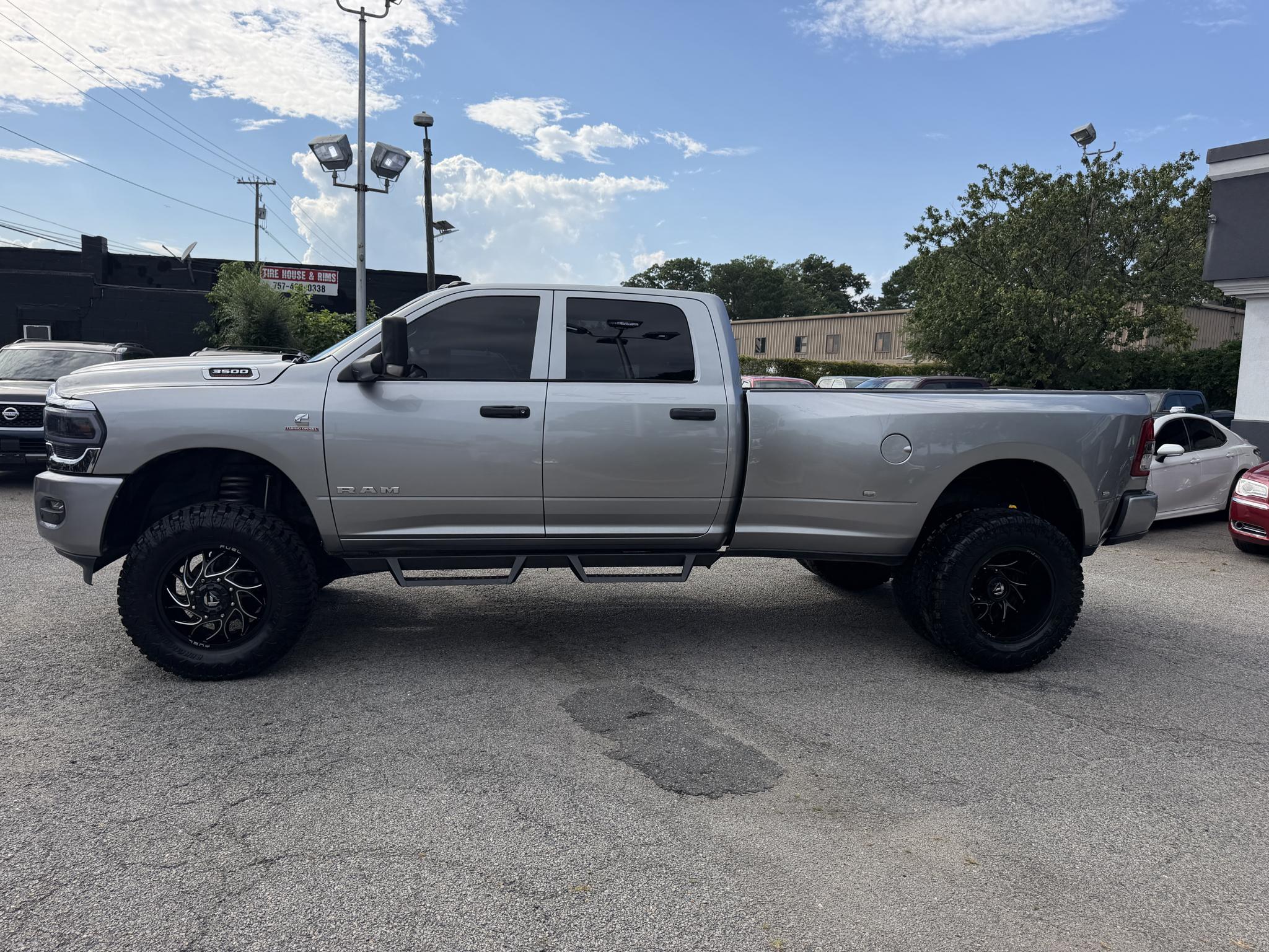 RAM 3500 Tradesman 4x4 Crew Cab 8' Box 2021