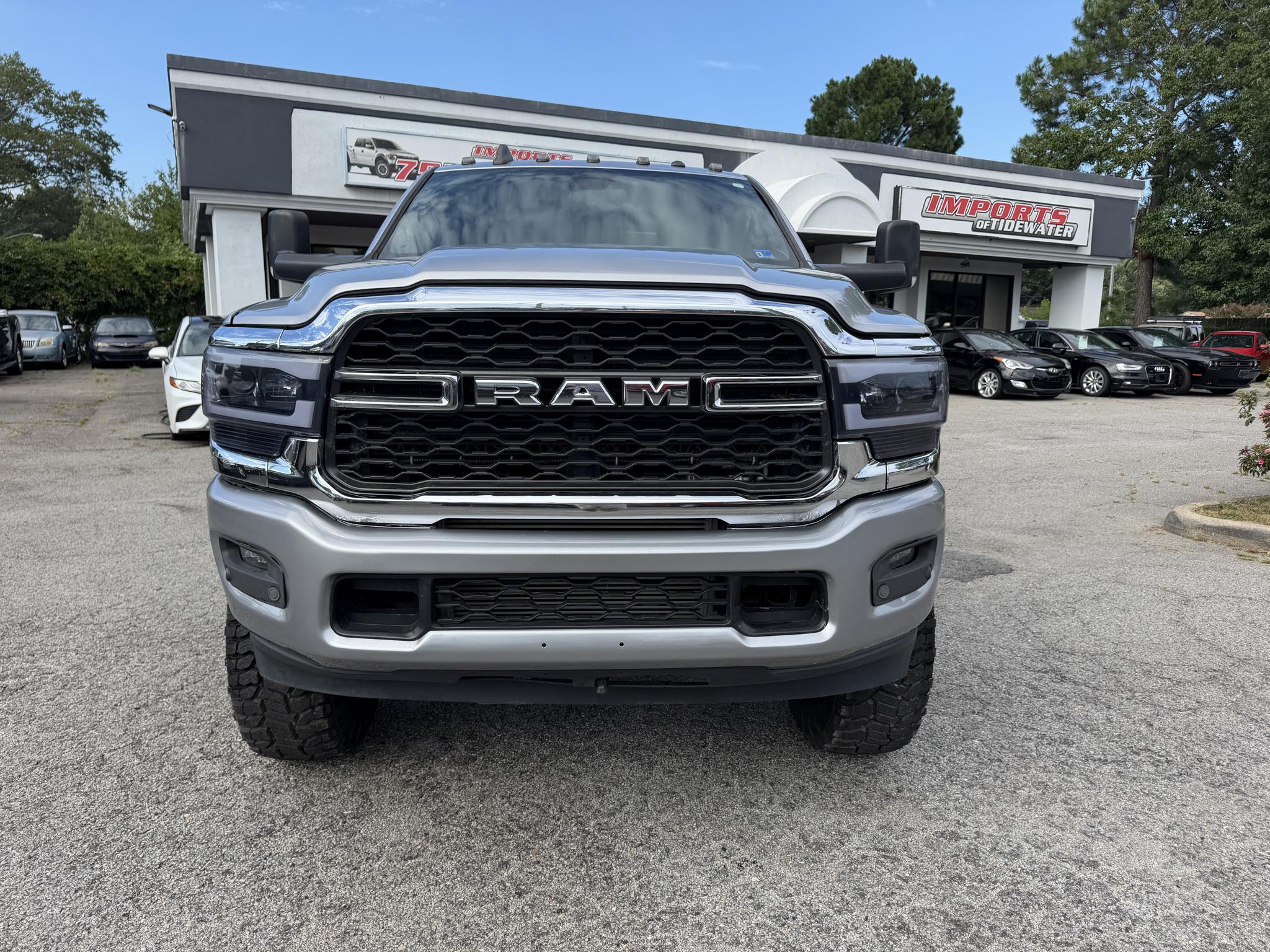 RAM 3500 Tradesman 4x4 Crew Cab 8' Box 2021